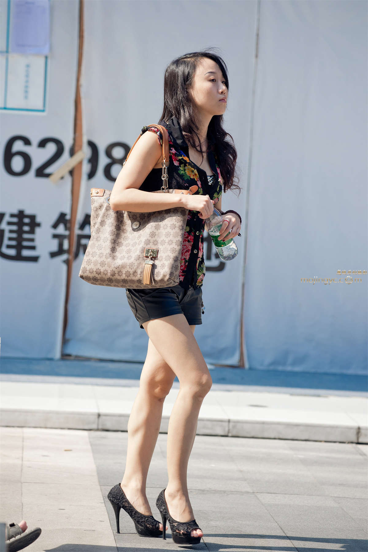 图片[2]-热裤，裸腿，鱼嘴高跟-日更街拍