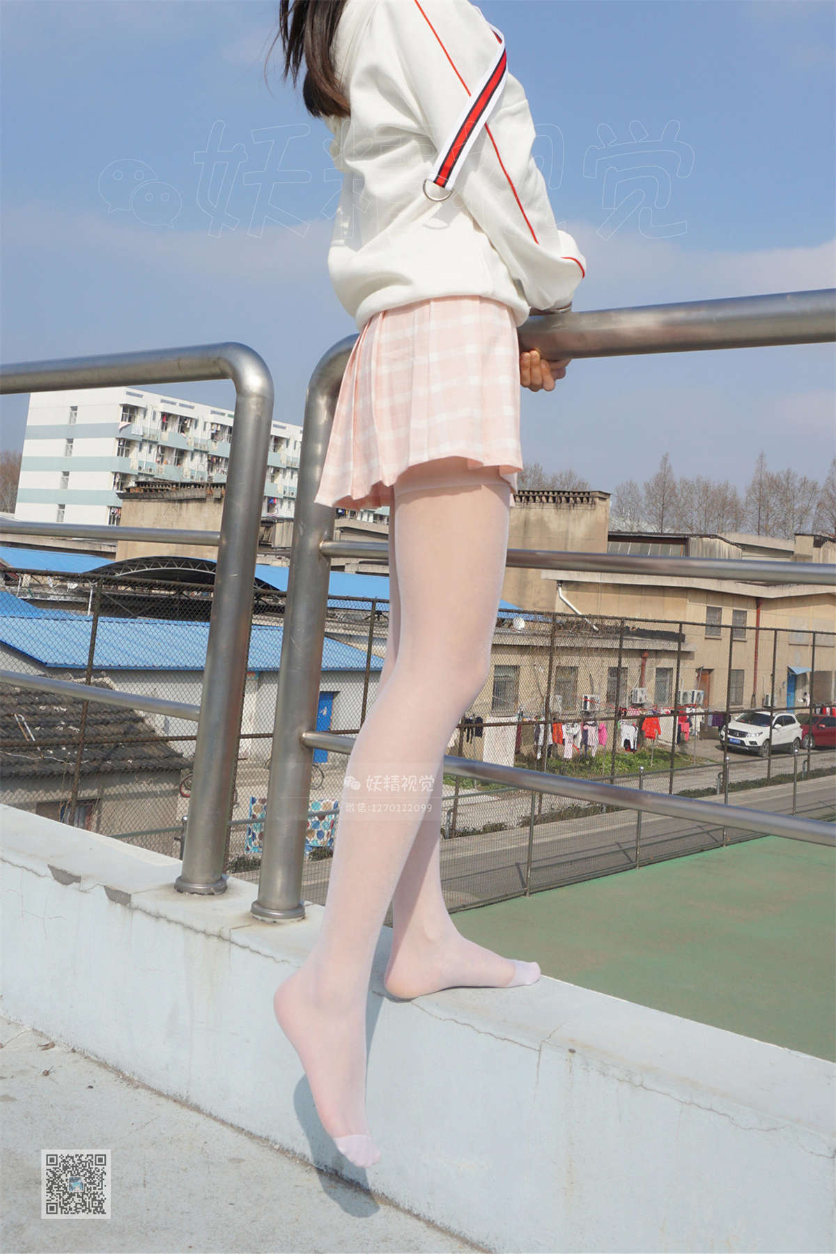 图片[2]-妖精视觉 NO.054 妮妮 天台白丝-日更街拍