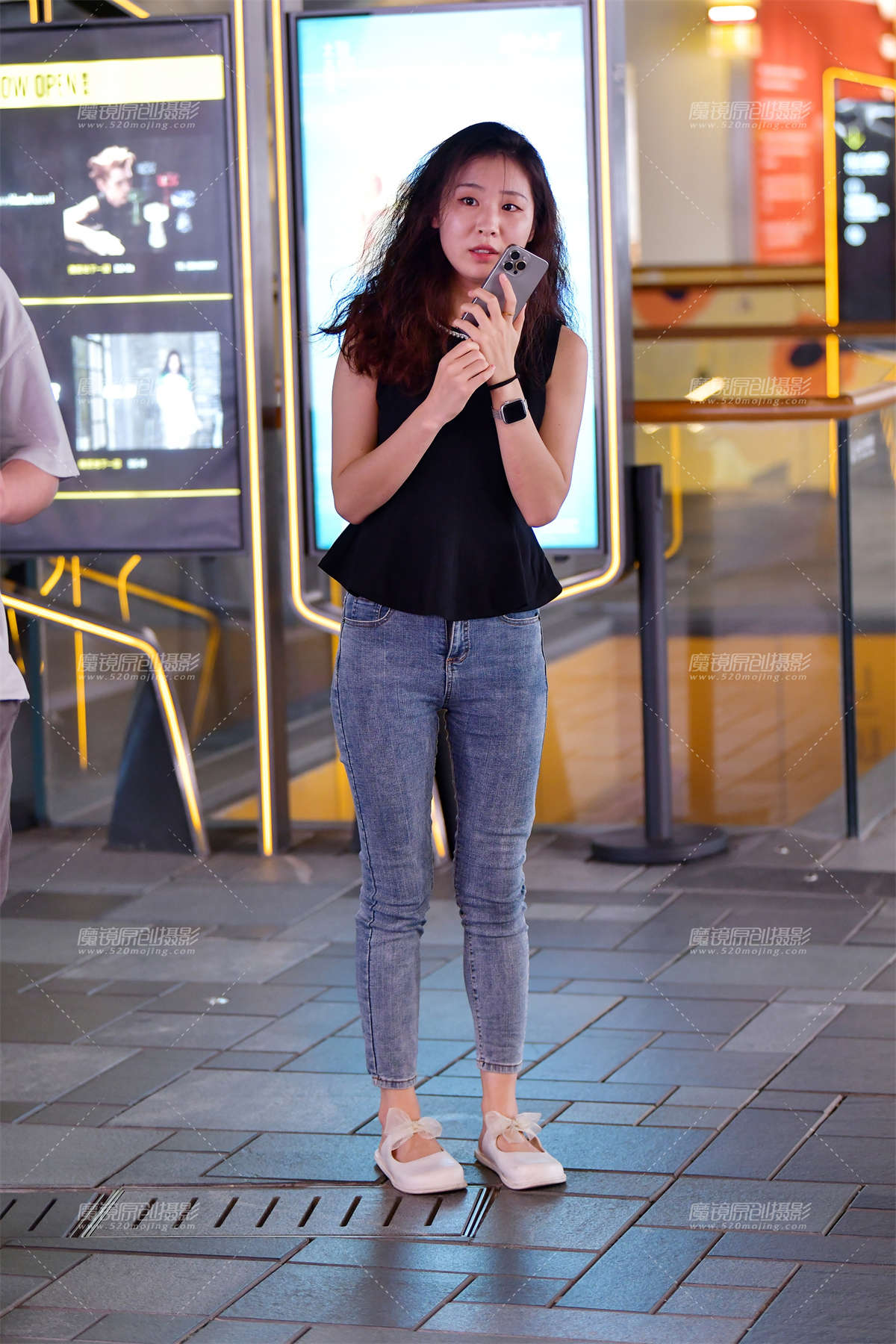 ★苗条牛仔裤美女-日更街拍