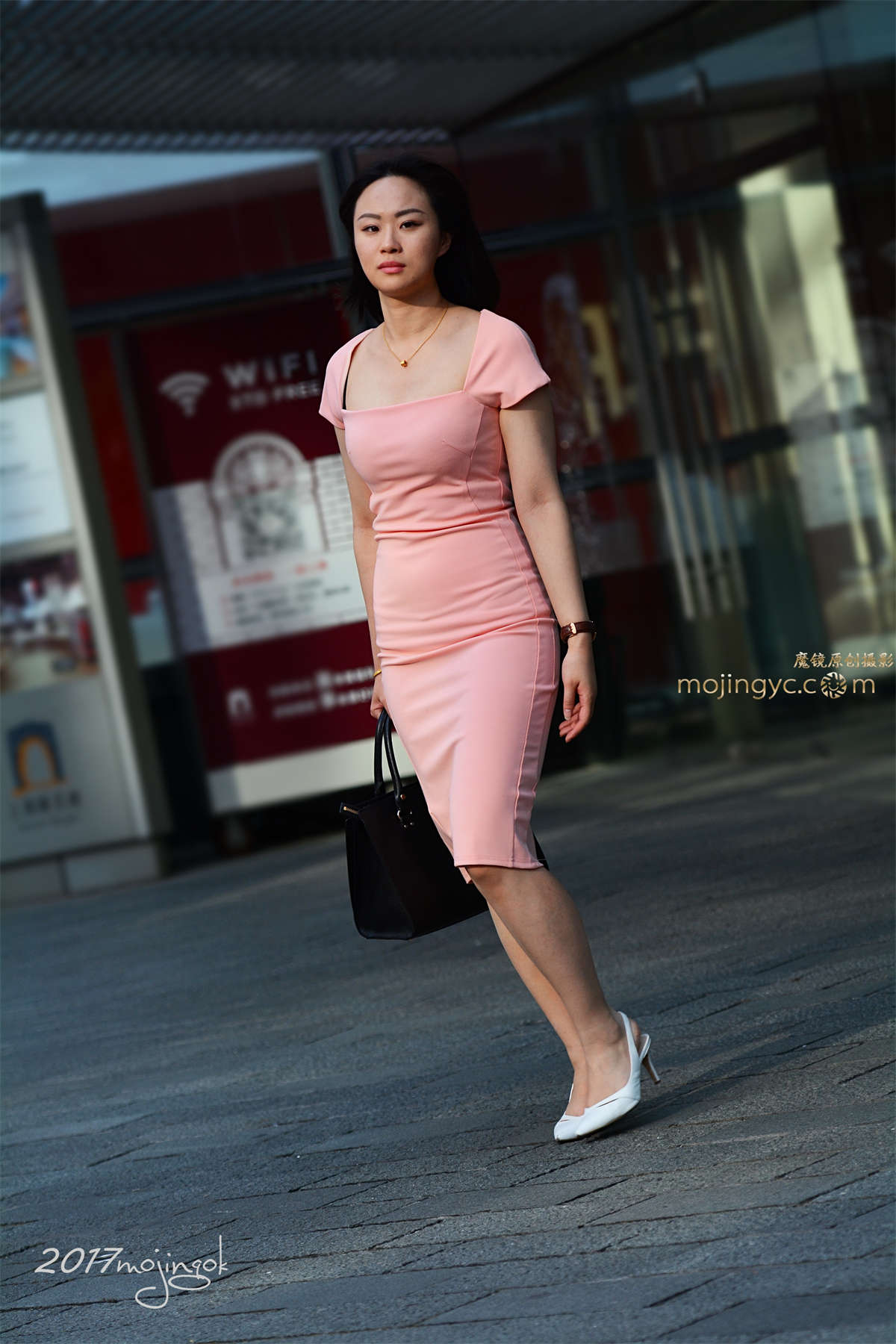 咔喳赛29 优美曲线 完美透澈-日更街拍