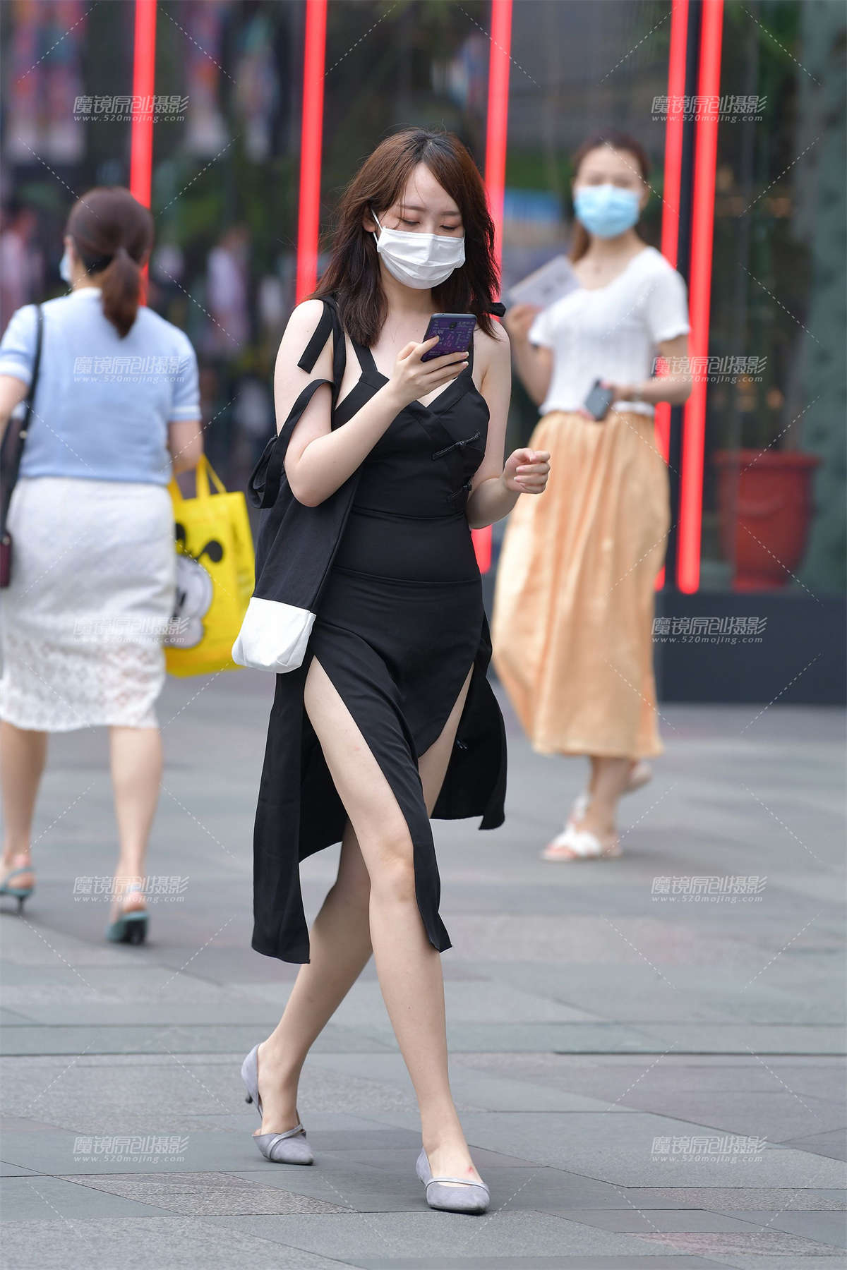 性感韵味丰腴女子-日更街拍