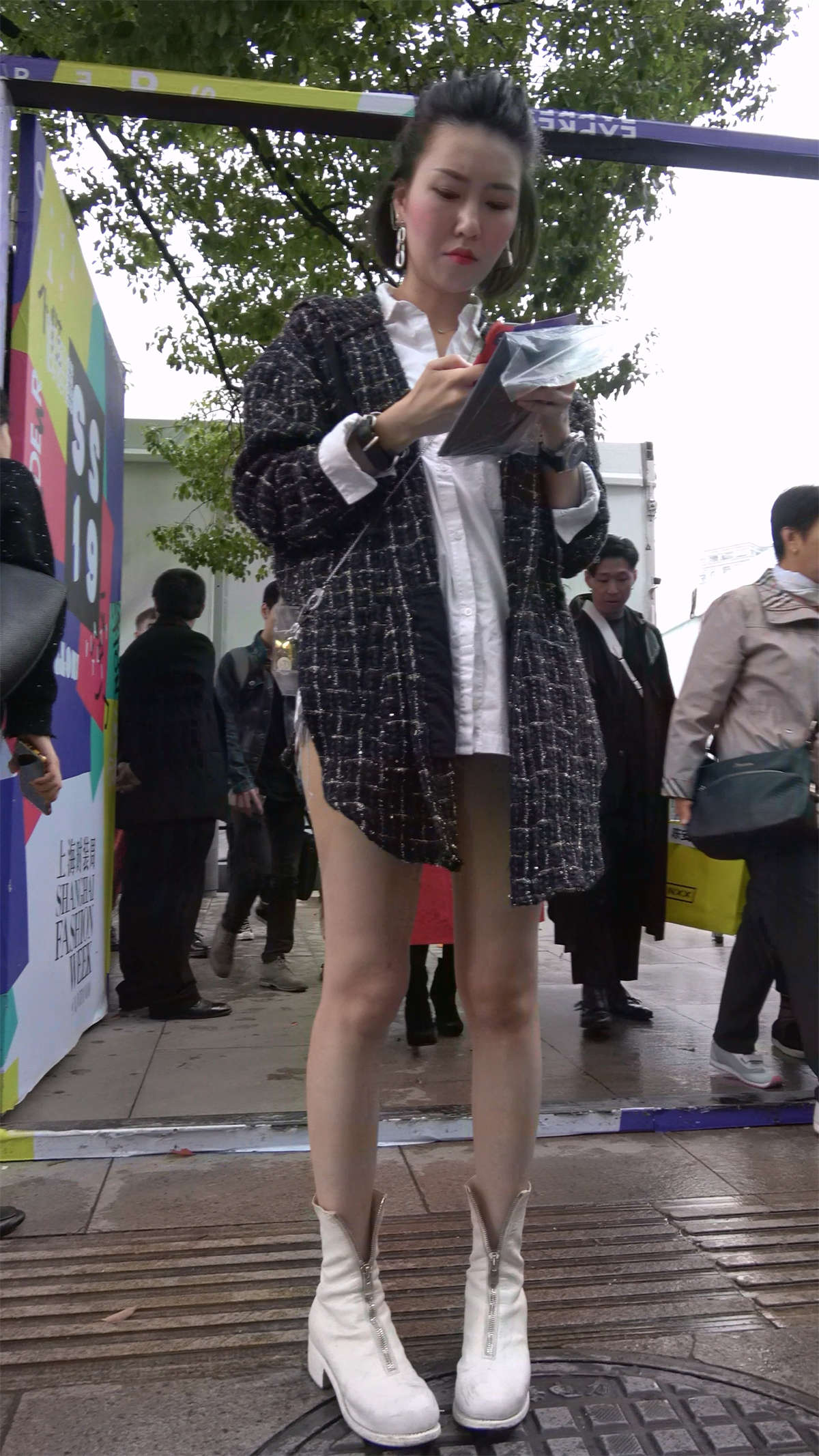 图片[2]-美腿高雅气质美女-日更街拍