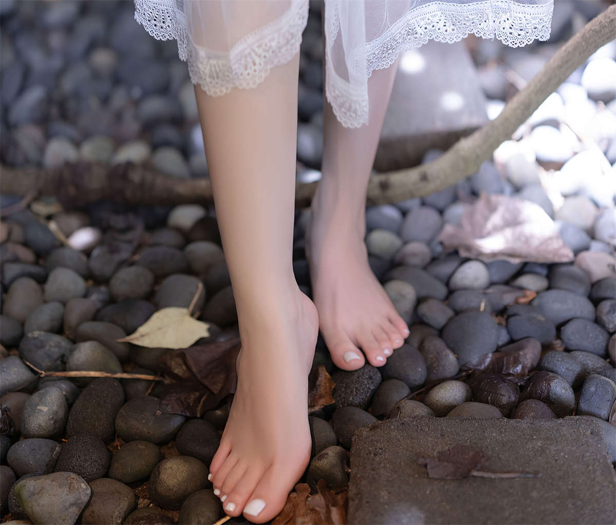 图片[2]-Xiuren秀人网 2025.04.18 NO.10173 鱼子酱Fish-日更街拍