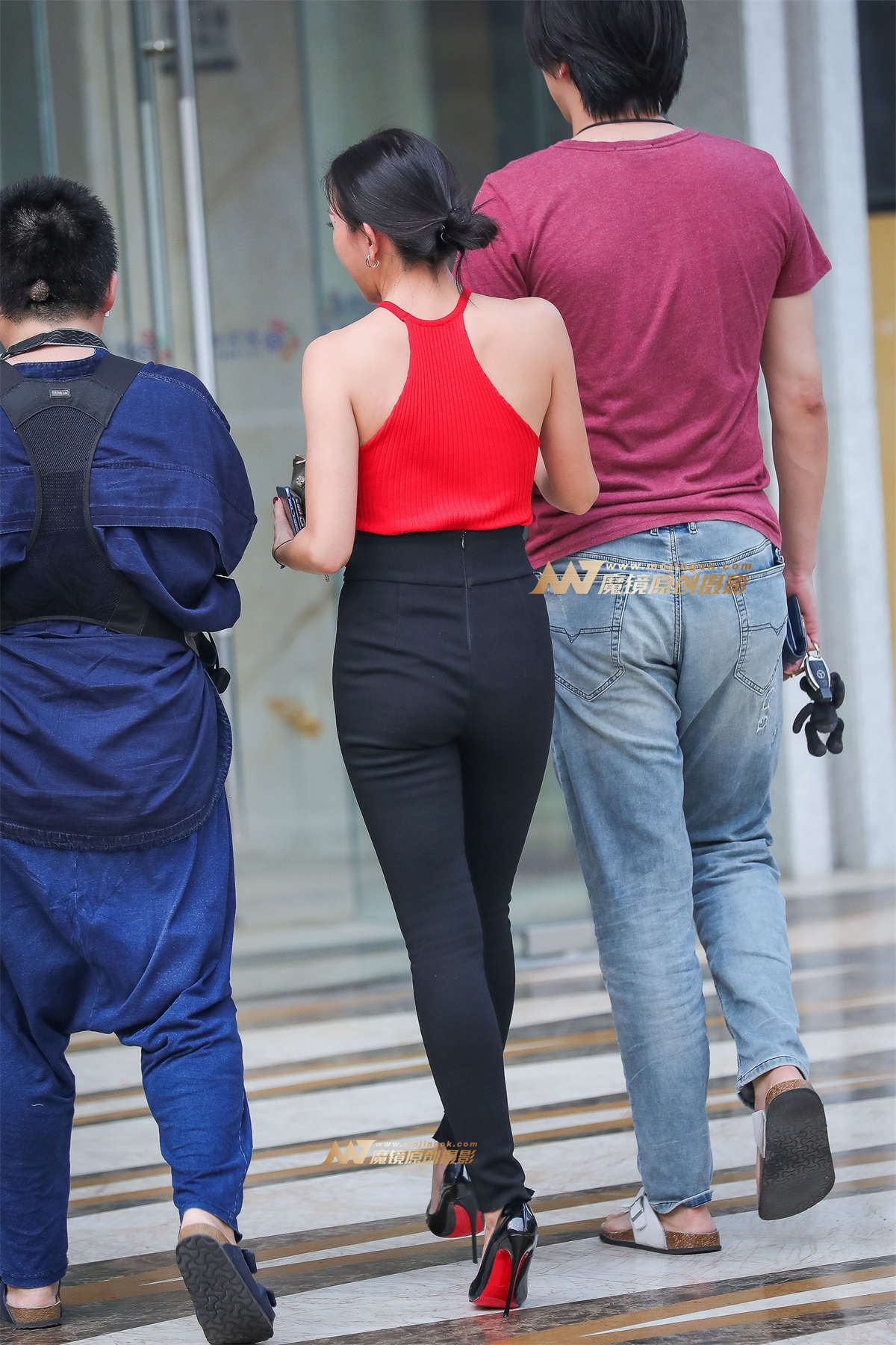 图片[2]-气质高跟熟女-日更街拍