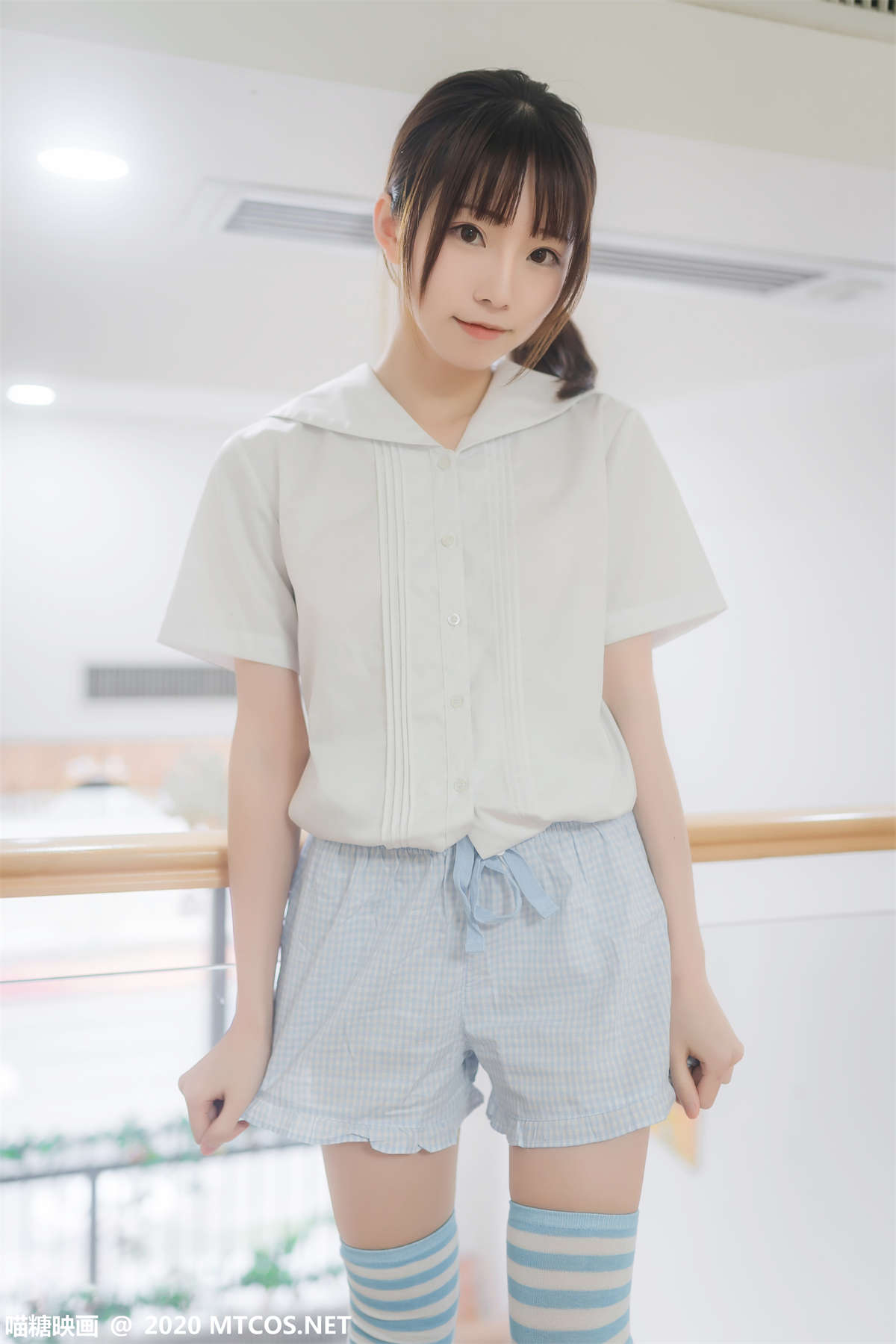 图片[2]-喵糖映画 VOL.216 Kitaro_绮太郎 蓝色条纹袜-日更街拍