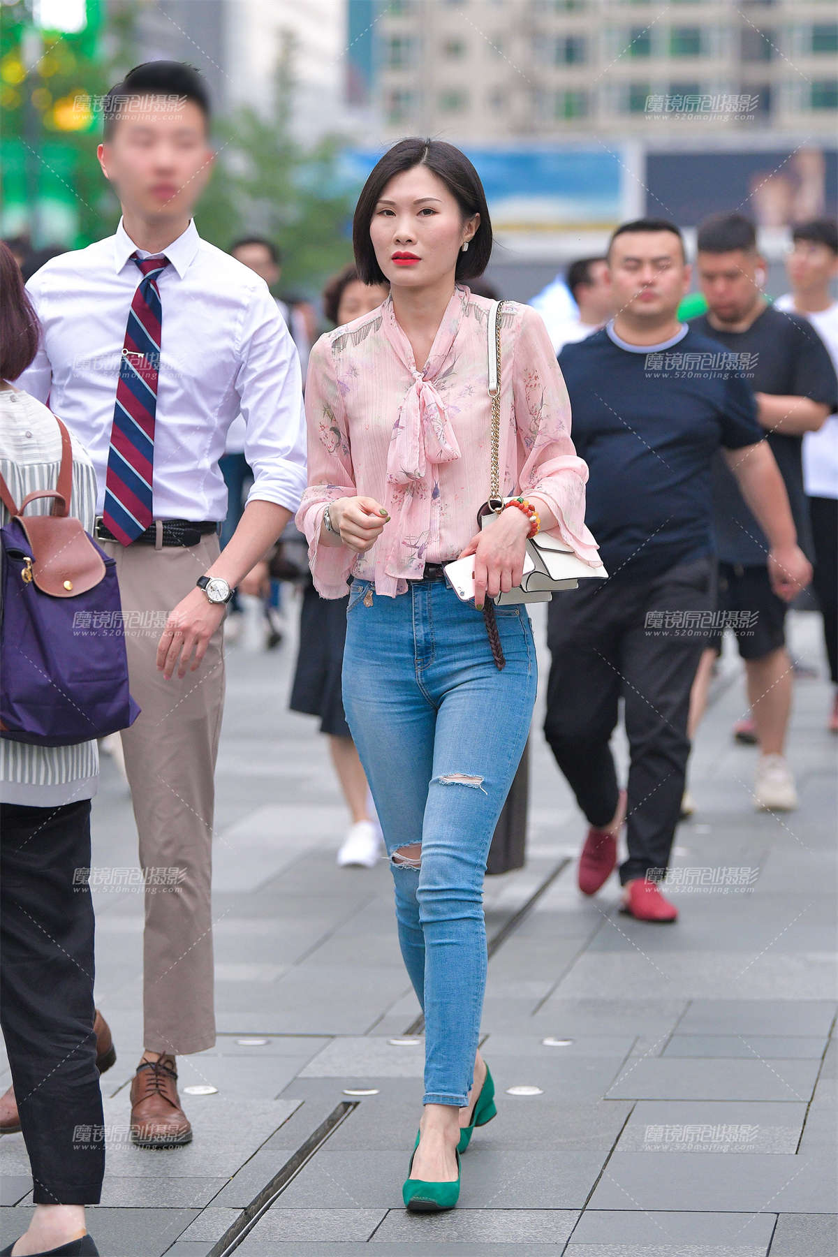 润臀紧牛__-日更街拍