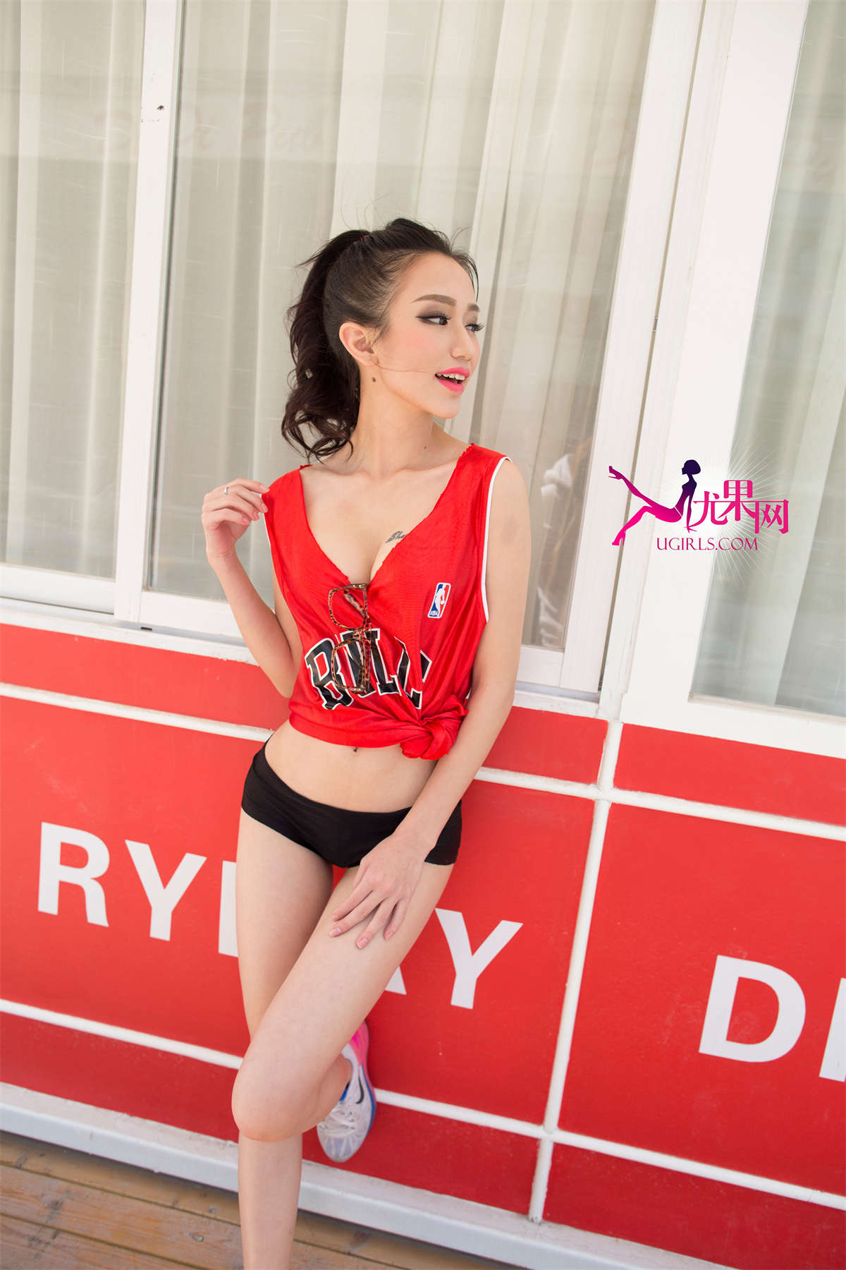 [Ugirls尤果网] U156 小吉-日更街拍