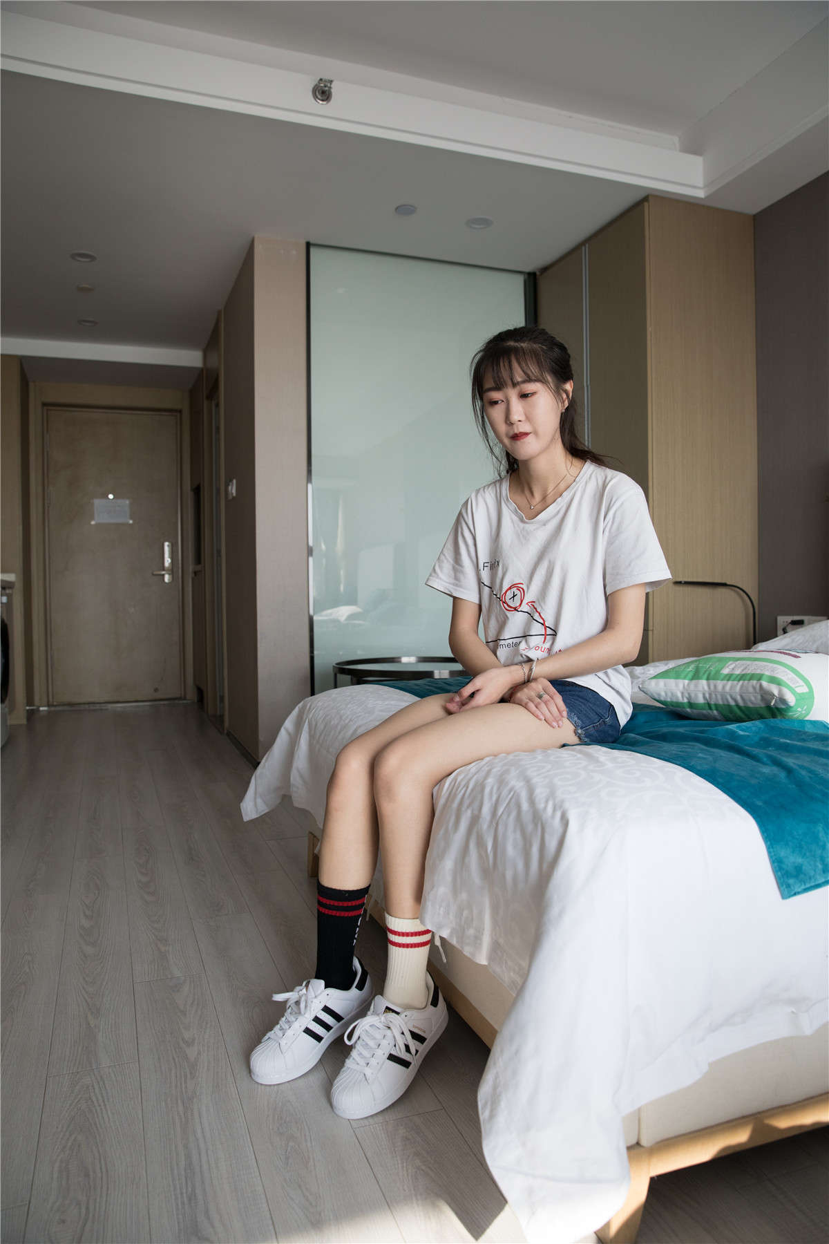 物恋传媒249期：冬冬-小小的坚强-日更街拍