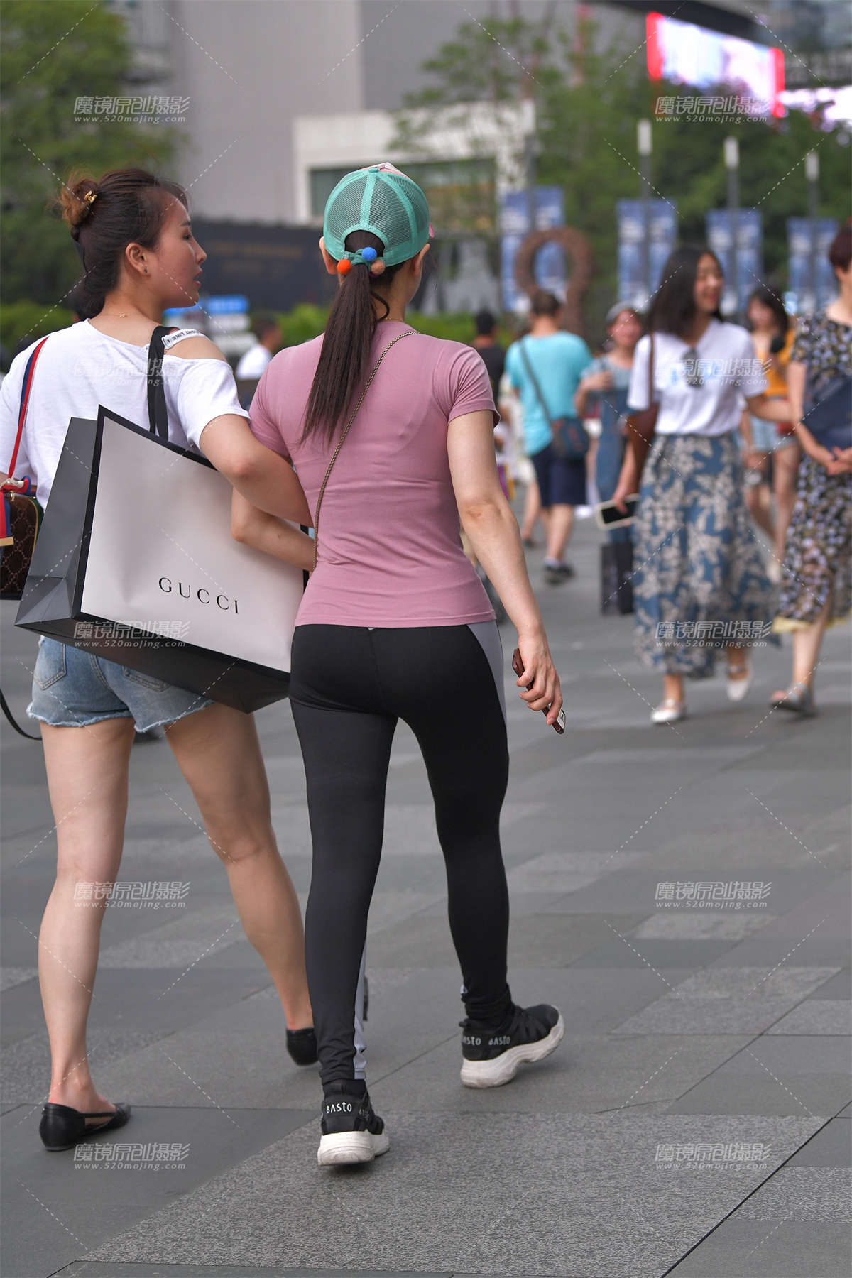 图片[2]-上下都这么紧身~-日更街拍