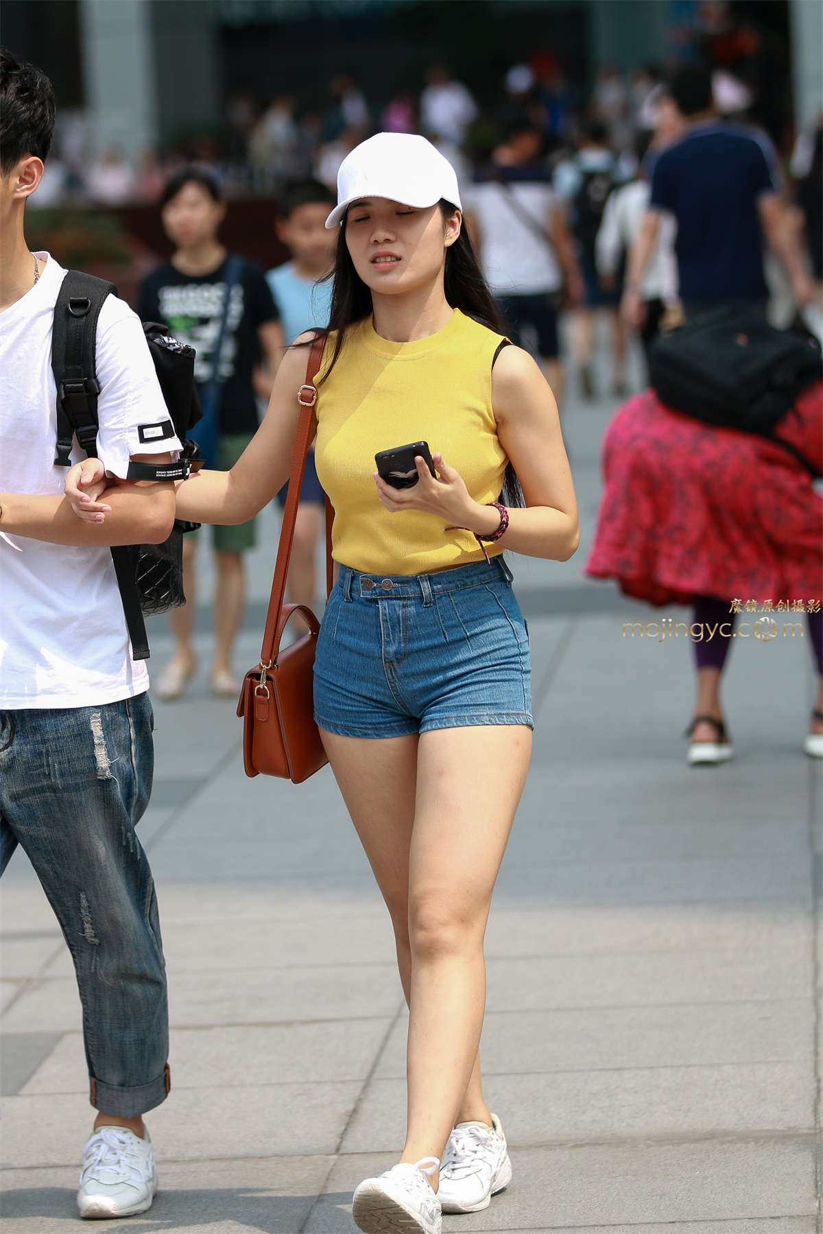 高腰紧身裤-日更街拍