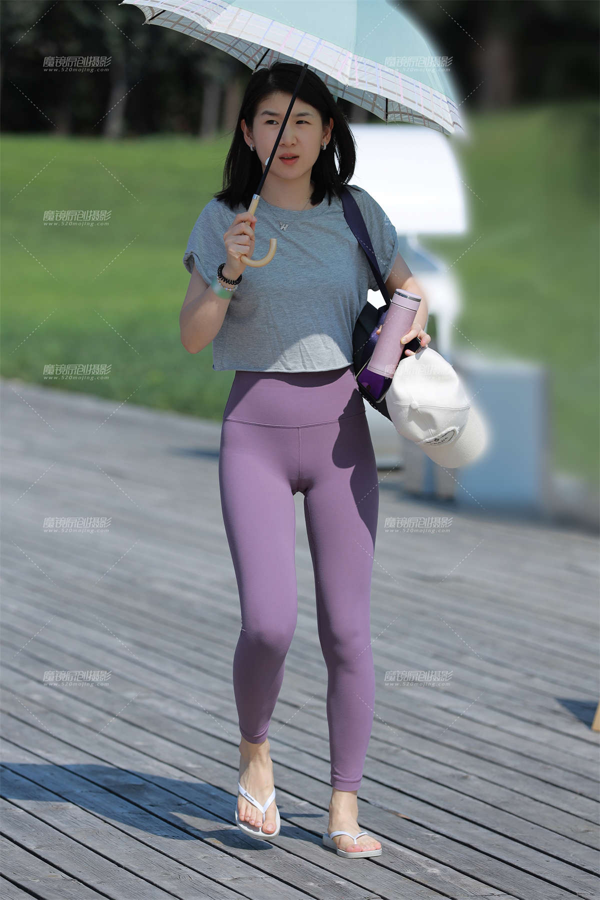 【小默赛帖】第1617篇★准备上课紧身美女★-日更街拍