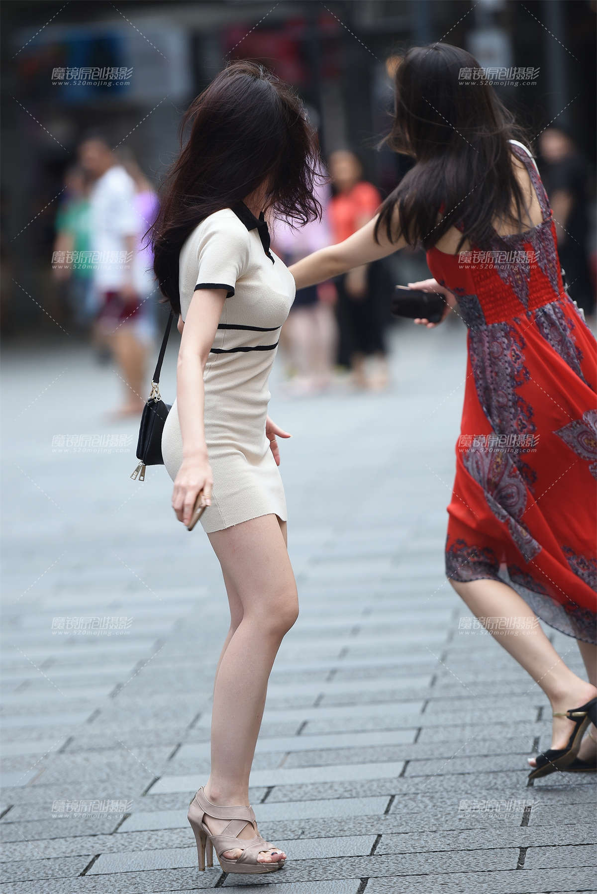 图片[2]-【咔喳赛贴】咬唇-日更街拍