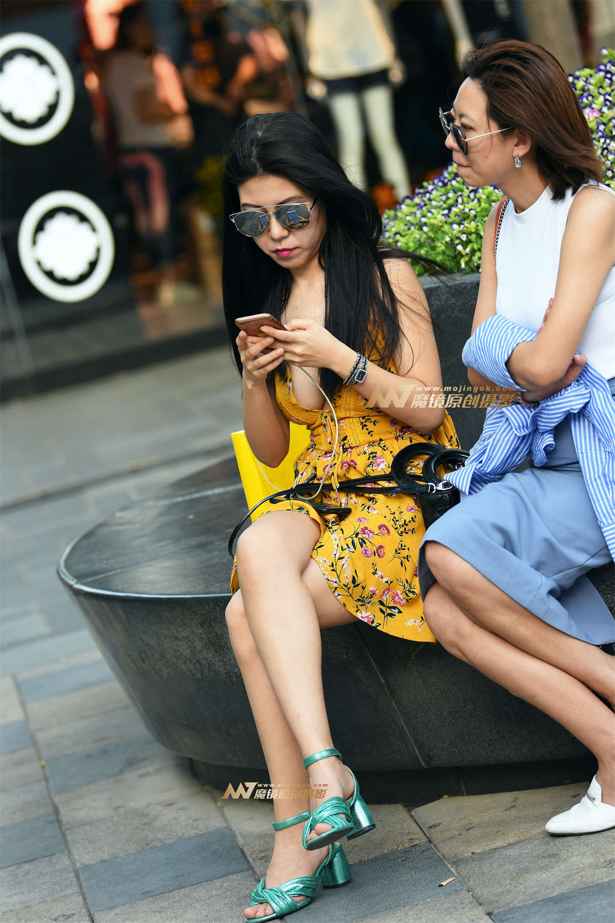 【咔喳赛贴】逛累了休息下-日更街拍