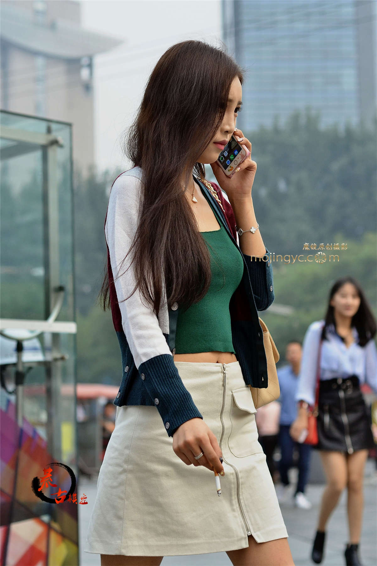 图片[2]-10-24 清纯美女，为何叼烟-日更街拍