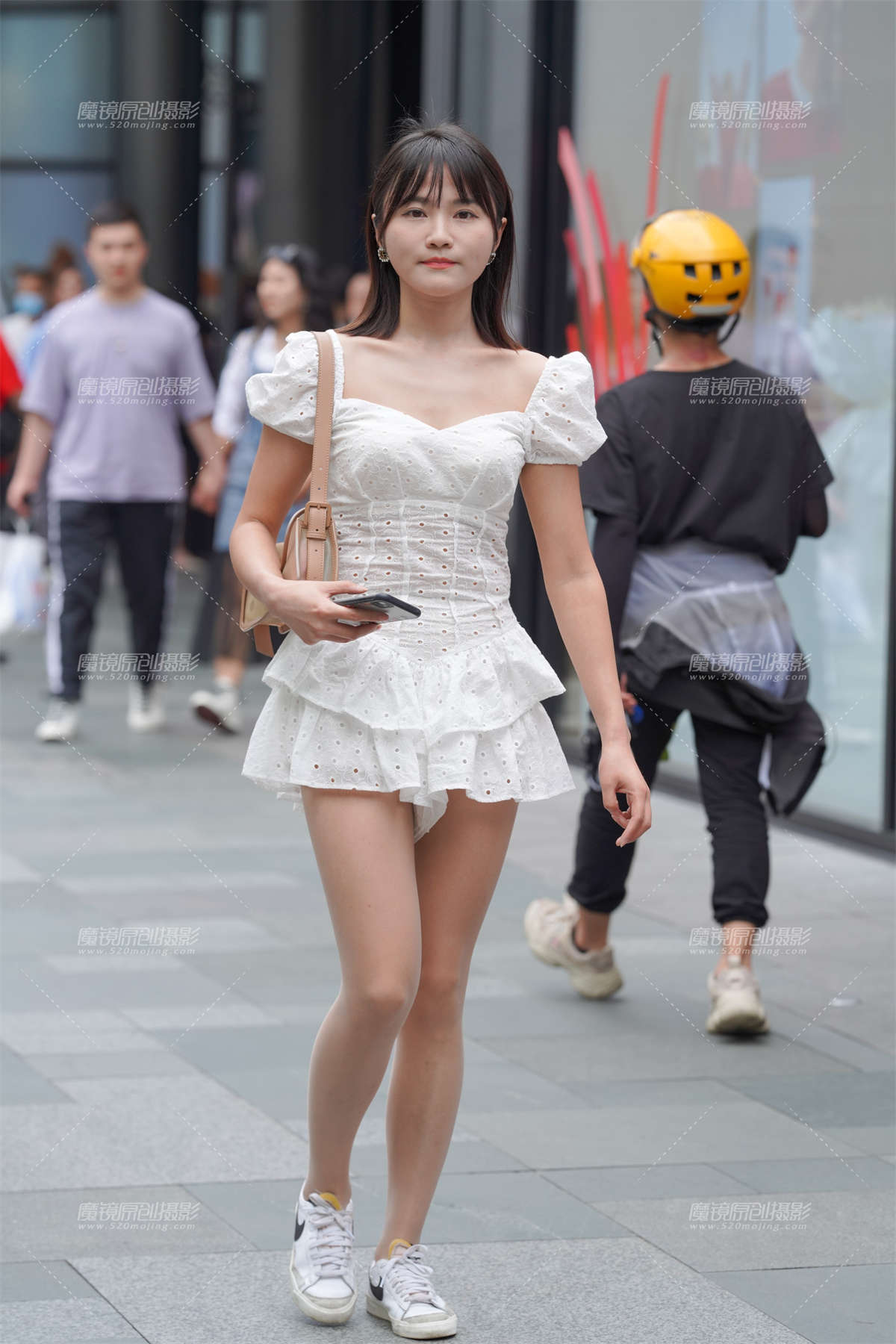 亮丝美眉-日更街拍