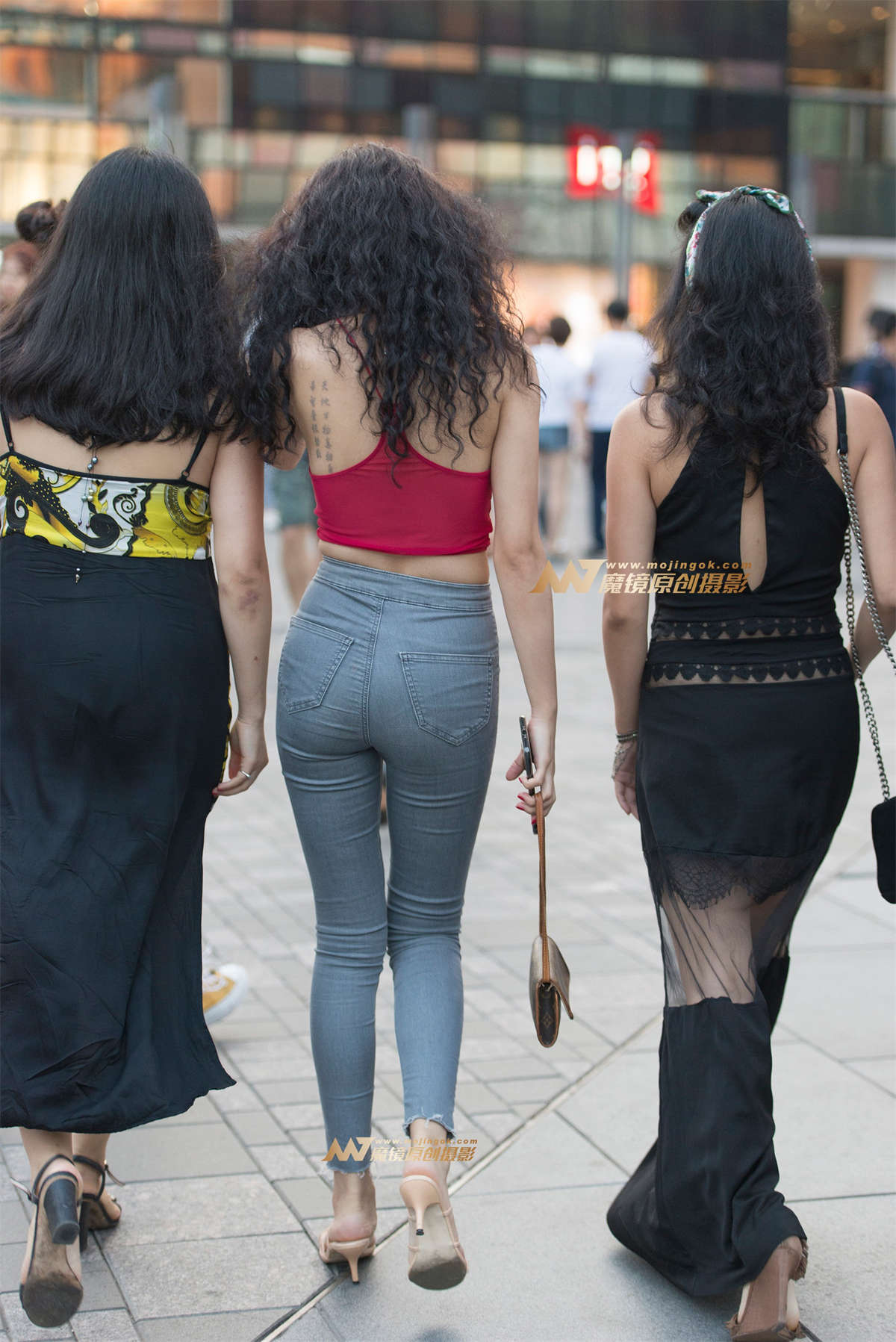 图片[2]-红色小吊带-日更街拍