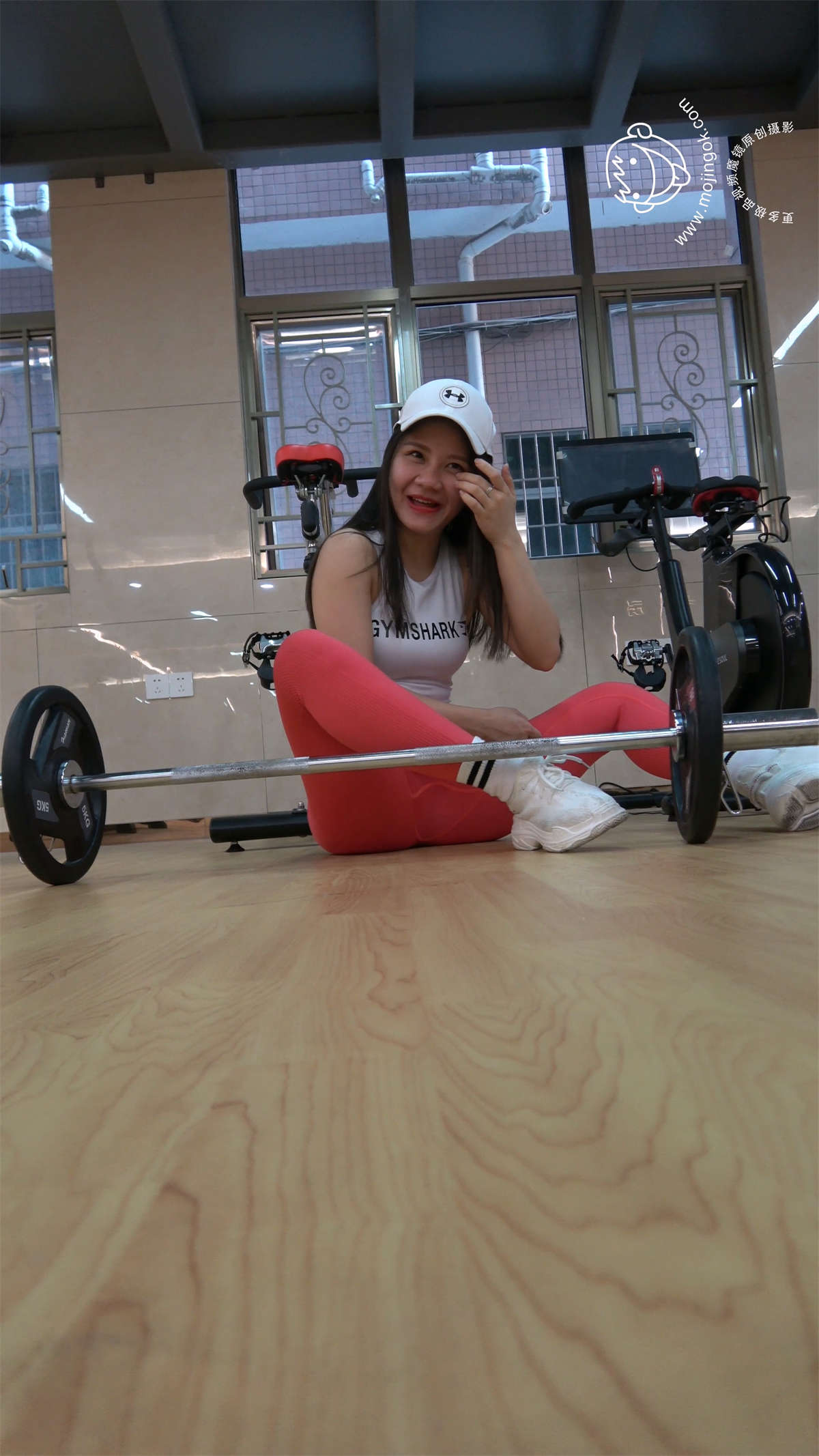 图片[2]-健身房紧身红色瑜伽裤-日更街拍