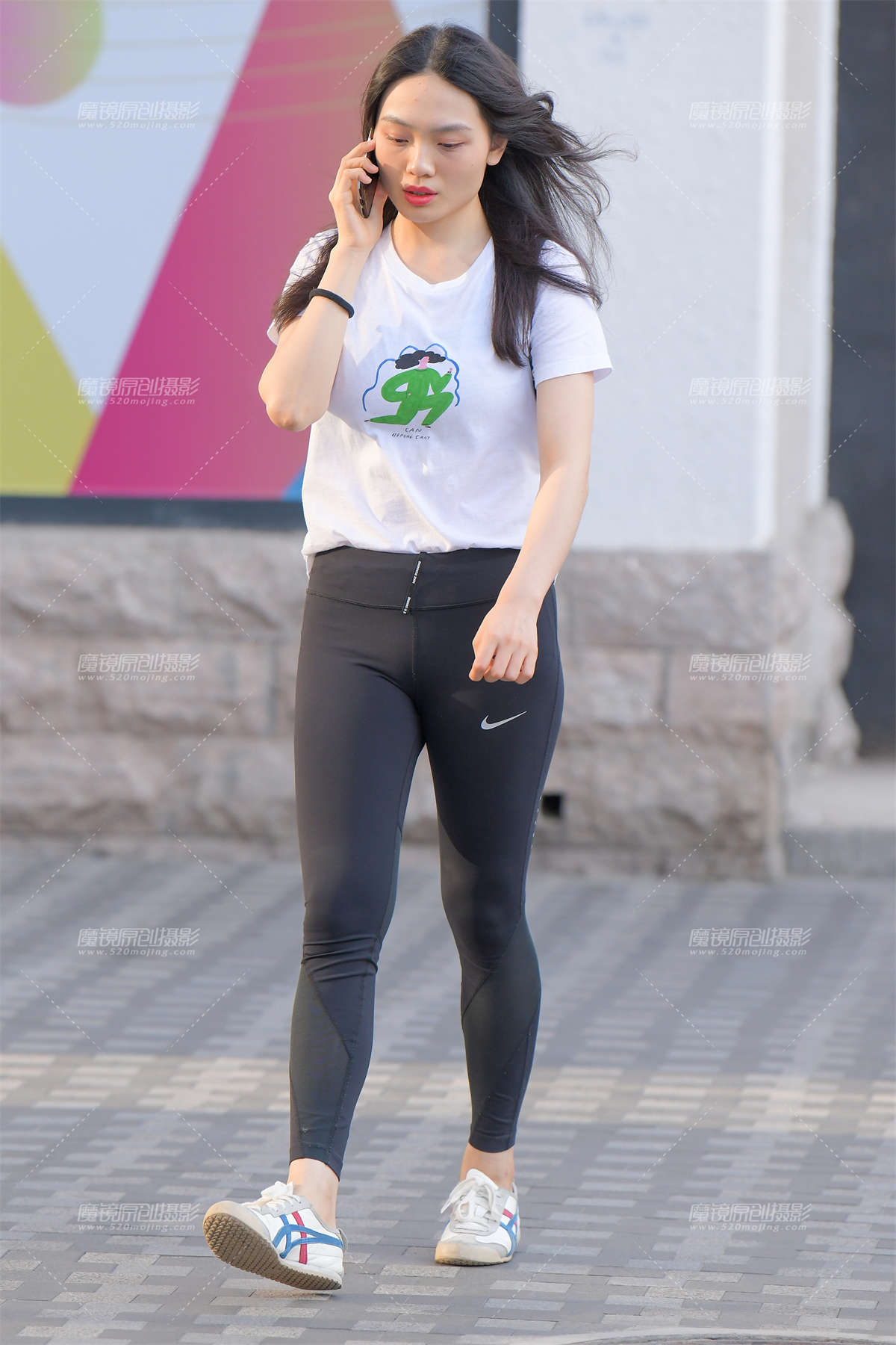 【红石赛帖】黑色紧身裤美女-日更街拍