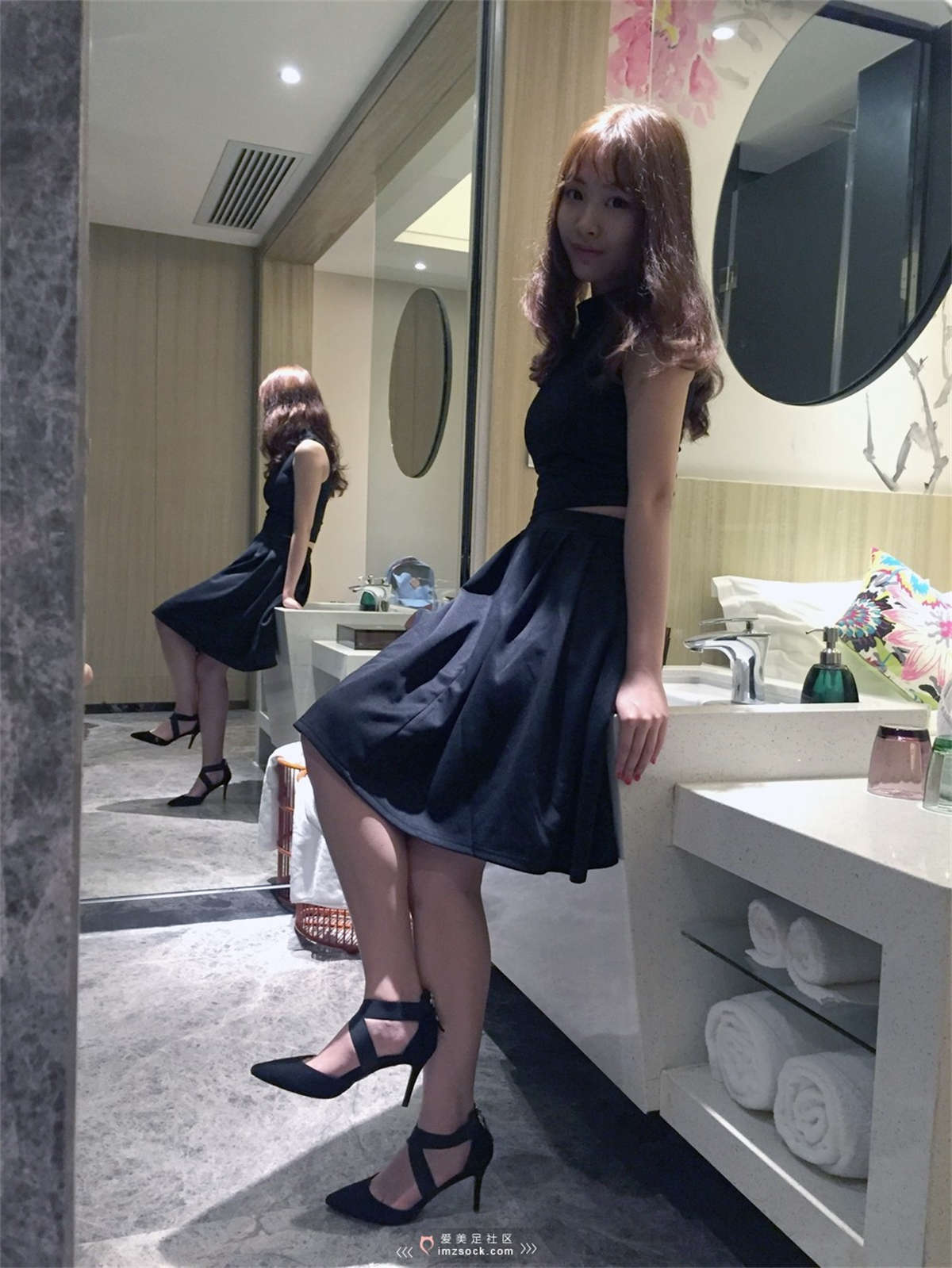 图片[2]-MZSOCK-2018 No.29 性感的绑带高跟鞋黑丝-日更街拍