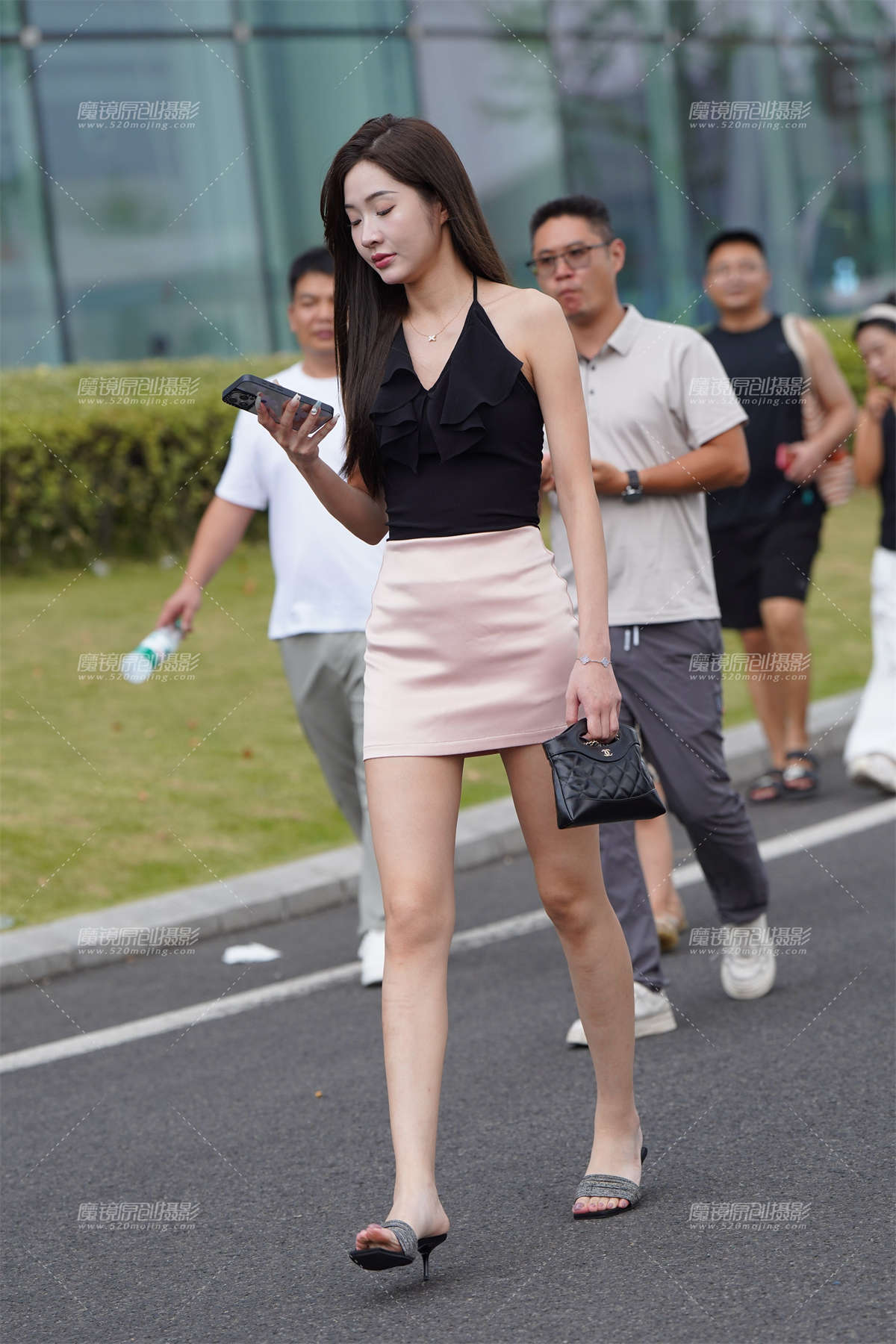 美腿小姐姐-日更街拍