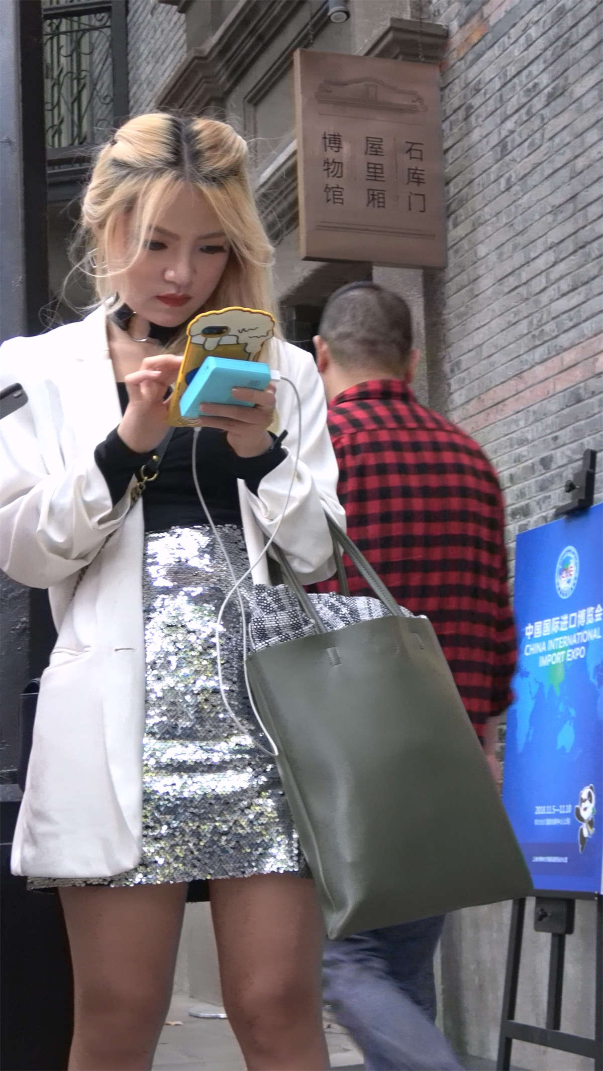 图片[2]-黄发美眉-日更街拍