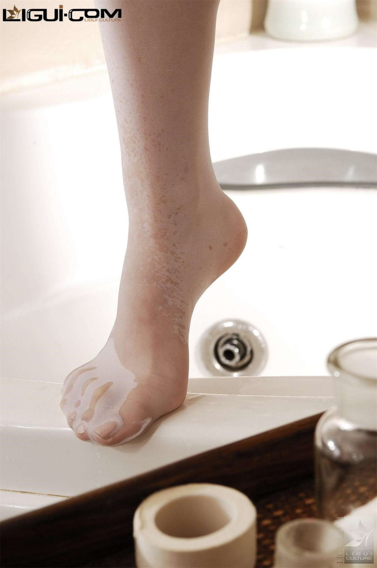 Ligui丽柜 20080815 海伦 浴室的人鱼-日更街拍