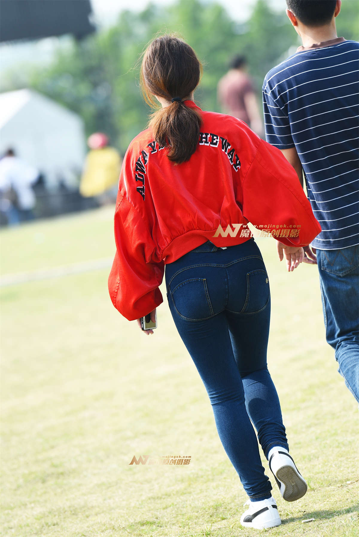 图片[2]-【咔喳赛贴】红衣牛仔-日更街拍