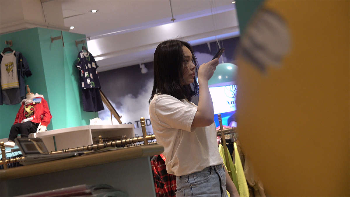 图片[2]-红色高跟美足超级气质美女-日更街拍