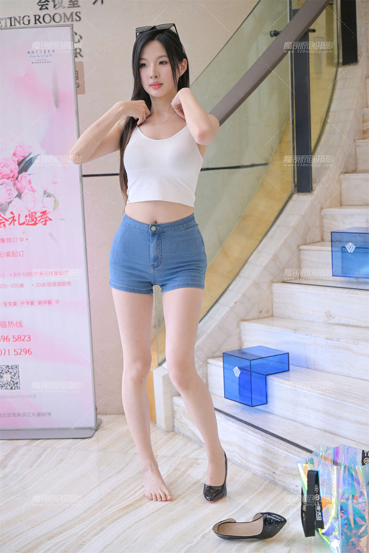 图片[2]-牛仔热裤美女-日更街拍