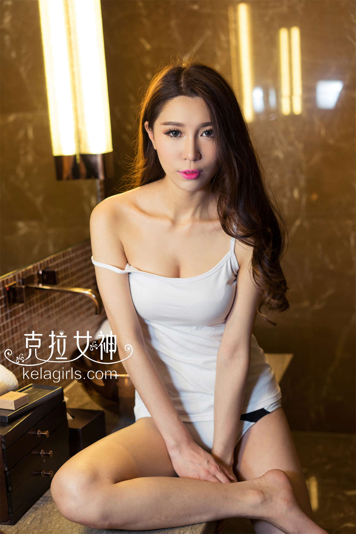 Kelagirls克拉女神 2017.03.05 周拉拉 铜碗盛玉足-日更街拍