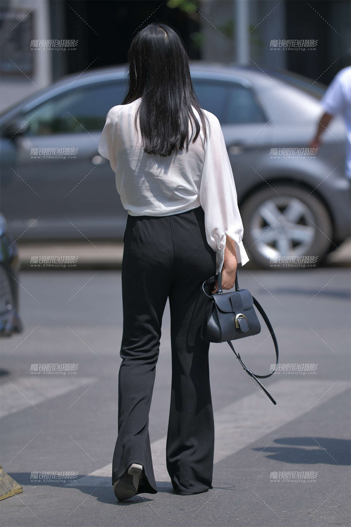 图片[2]-【红石赛帖】性感黑裤气质美女-日更街拍