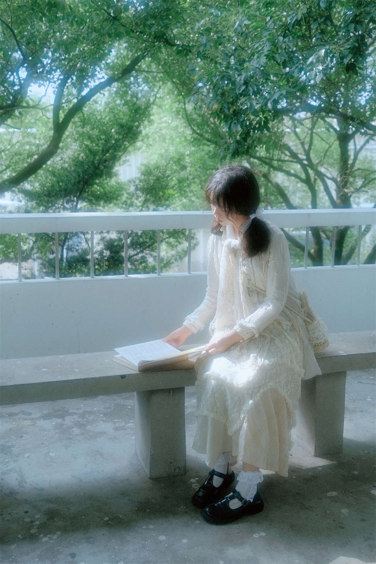 图片[2]-YITUYU艺图语 2025.03.22 树与光 雁阿啾-日更街拍