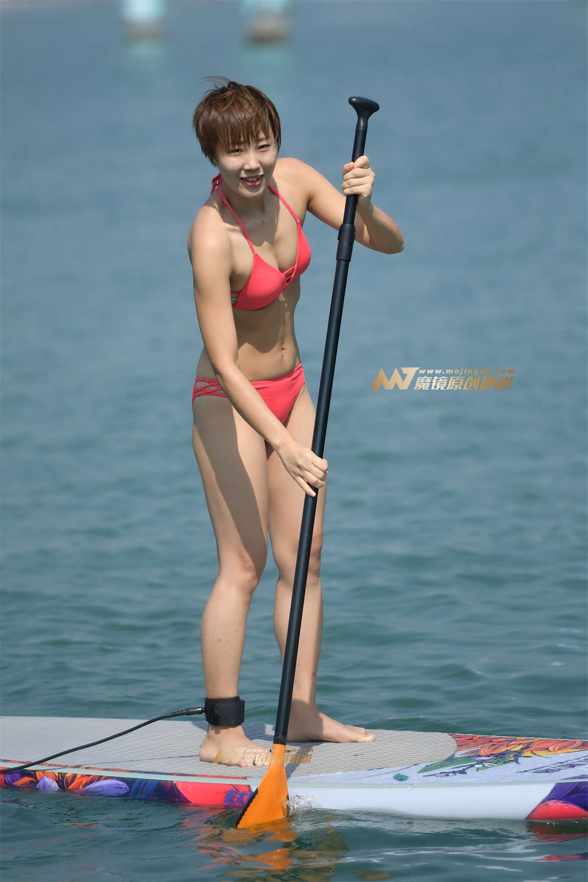 水上摆渡红色比基尼美女-日更街拍