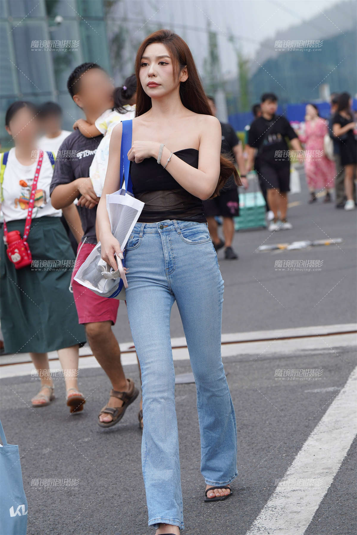 牛仔长腿-日更街拍