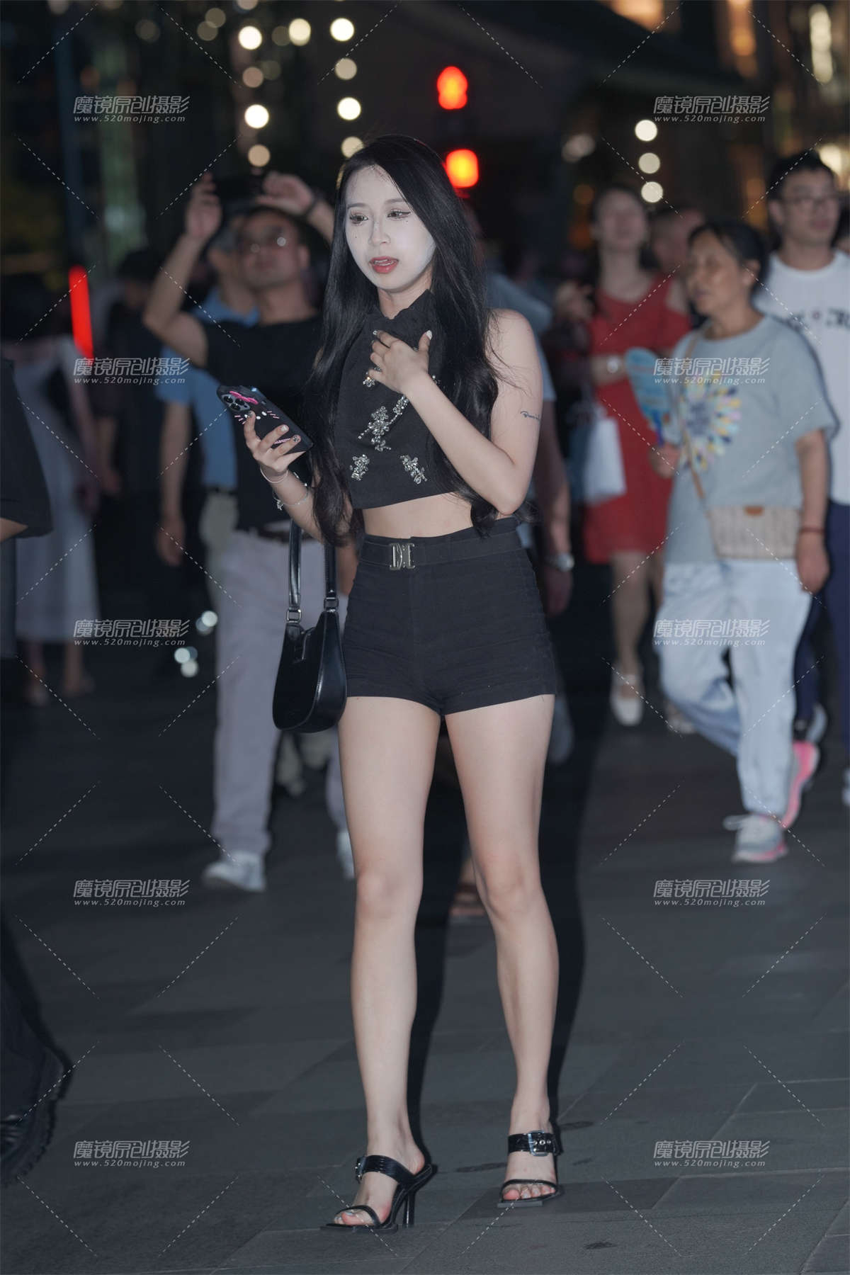 热裤小妹-日更街拍