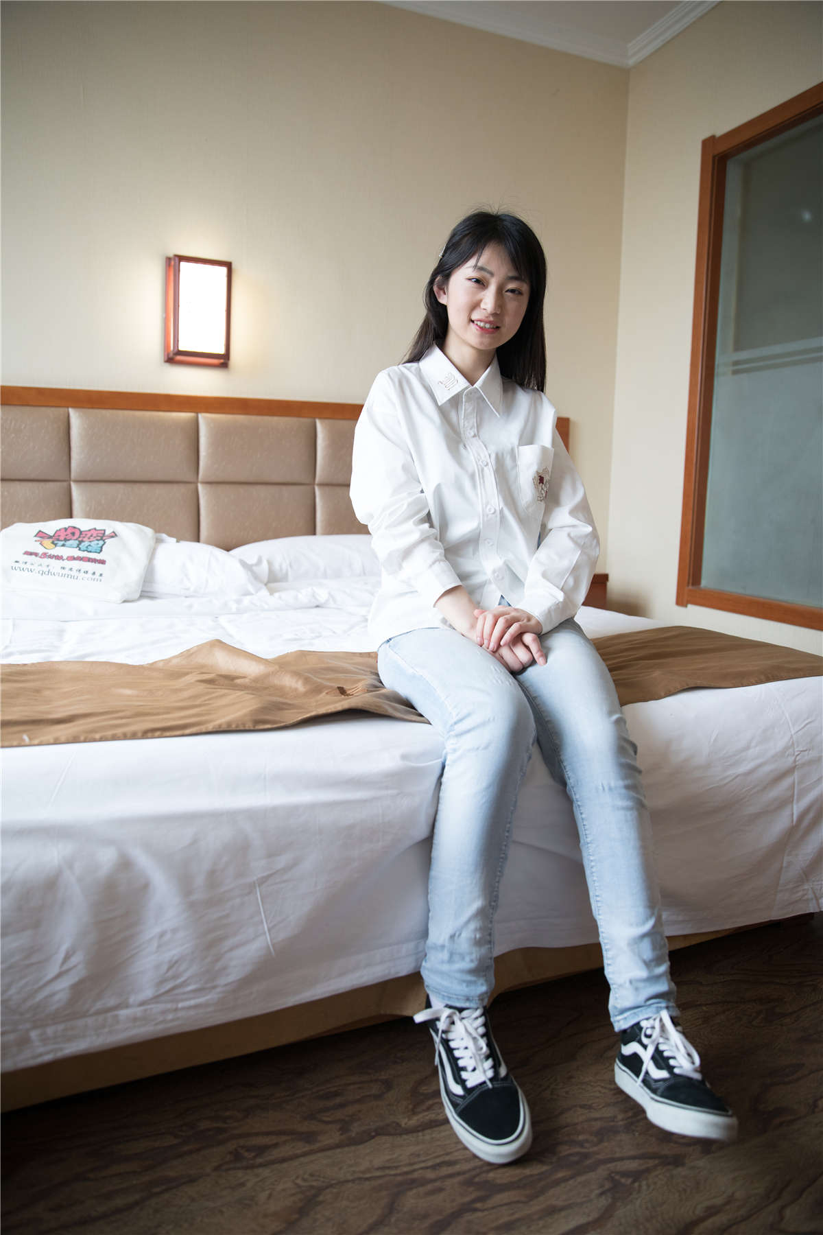 物恋传媒359期：小凌-白色衬衣-日更街拍