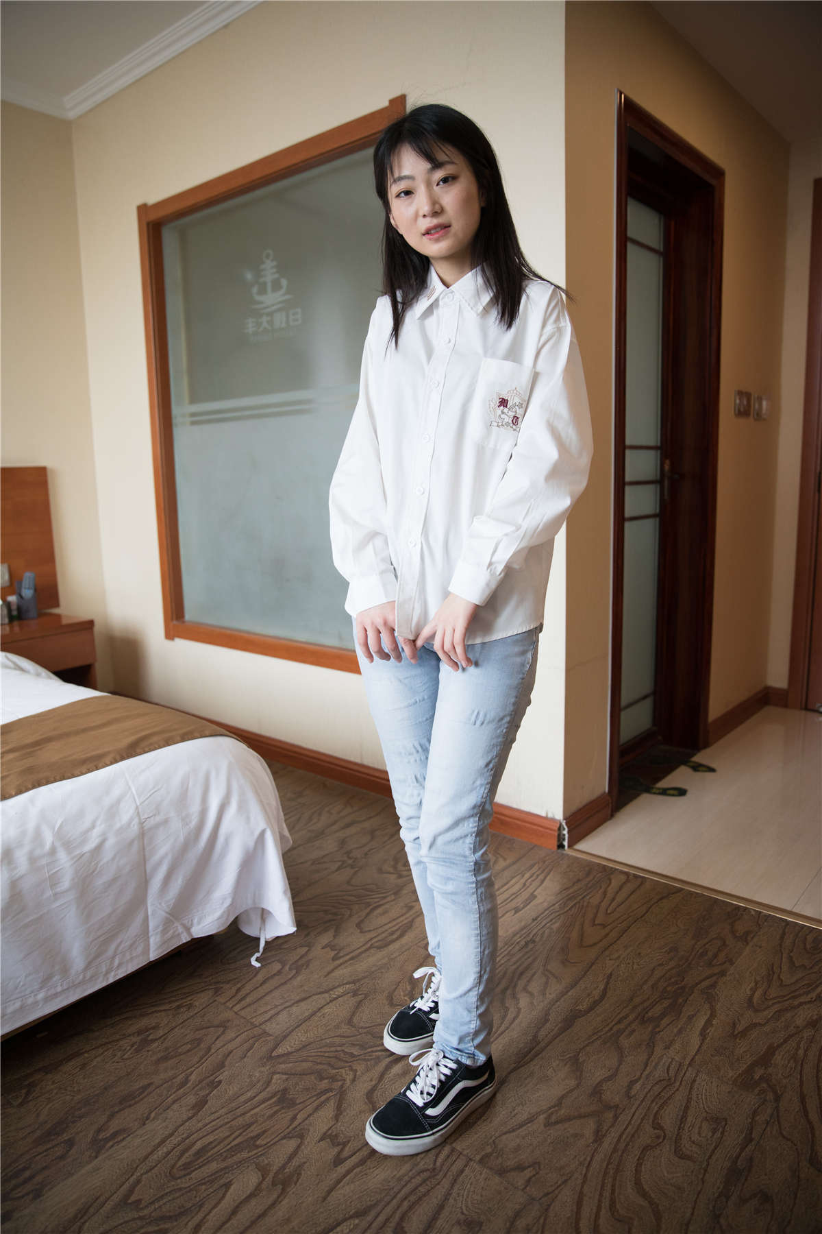 图片[2]-物恋传媒359期：小凌-白色衬衣-日更街拍