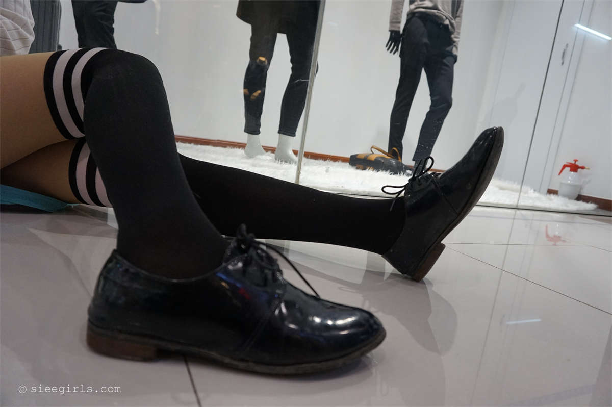 SIEE丝意新刊 NO.027 曦曦 学生袜-日更街拍