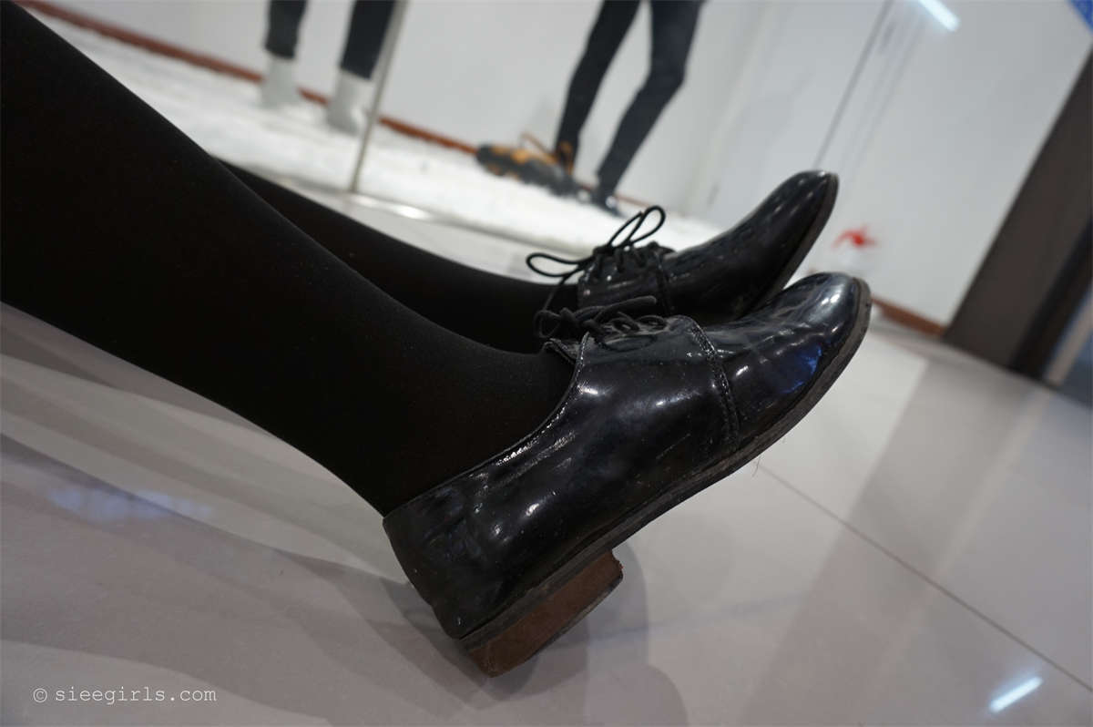 图片[2]-SIEE丝意新刊 NO.027 曦曦 学生袜-日更街拍