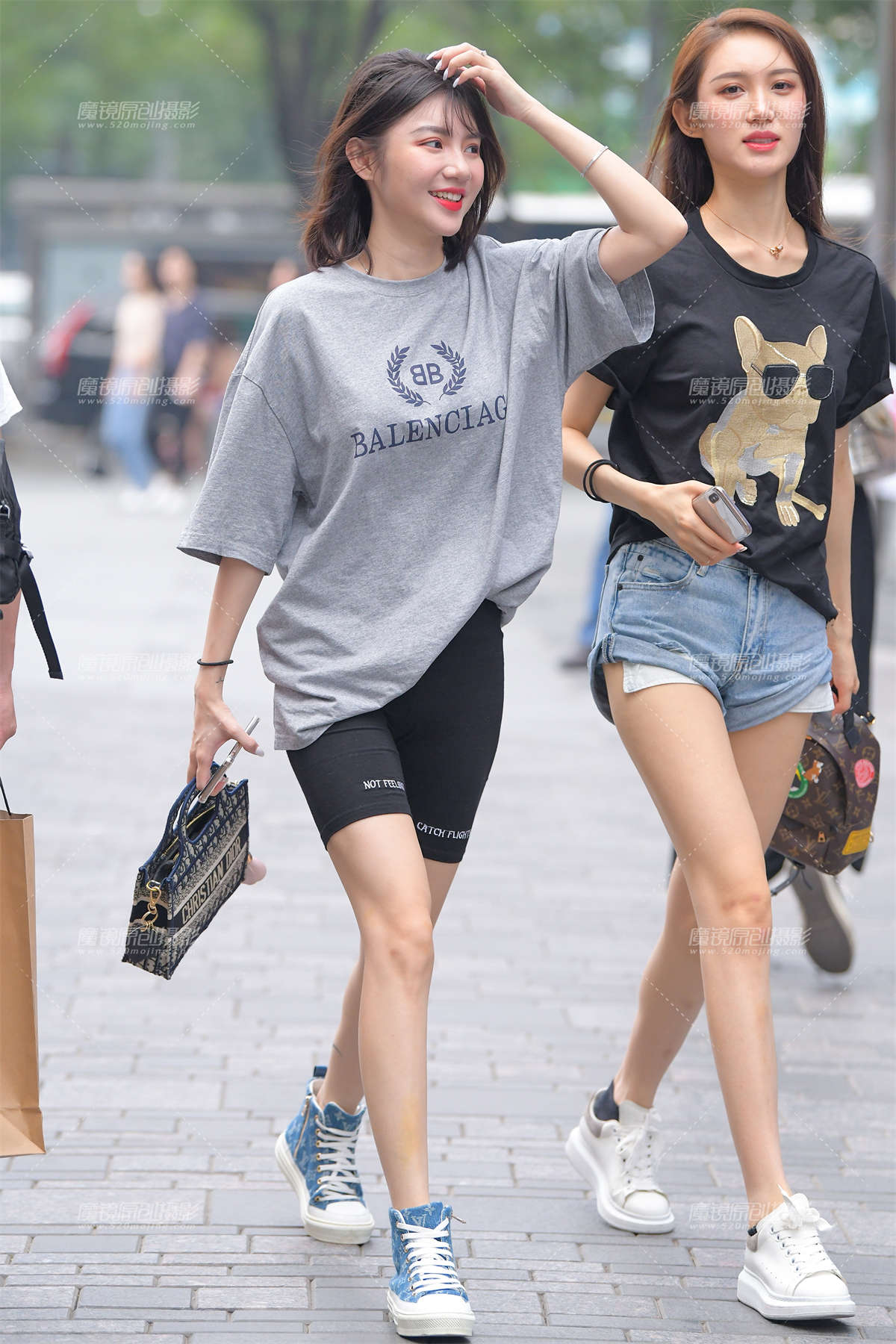 【红石赛帖】逛街的紧身裤美女-日更街拍