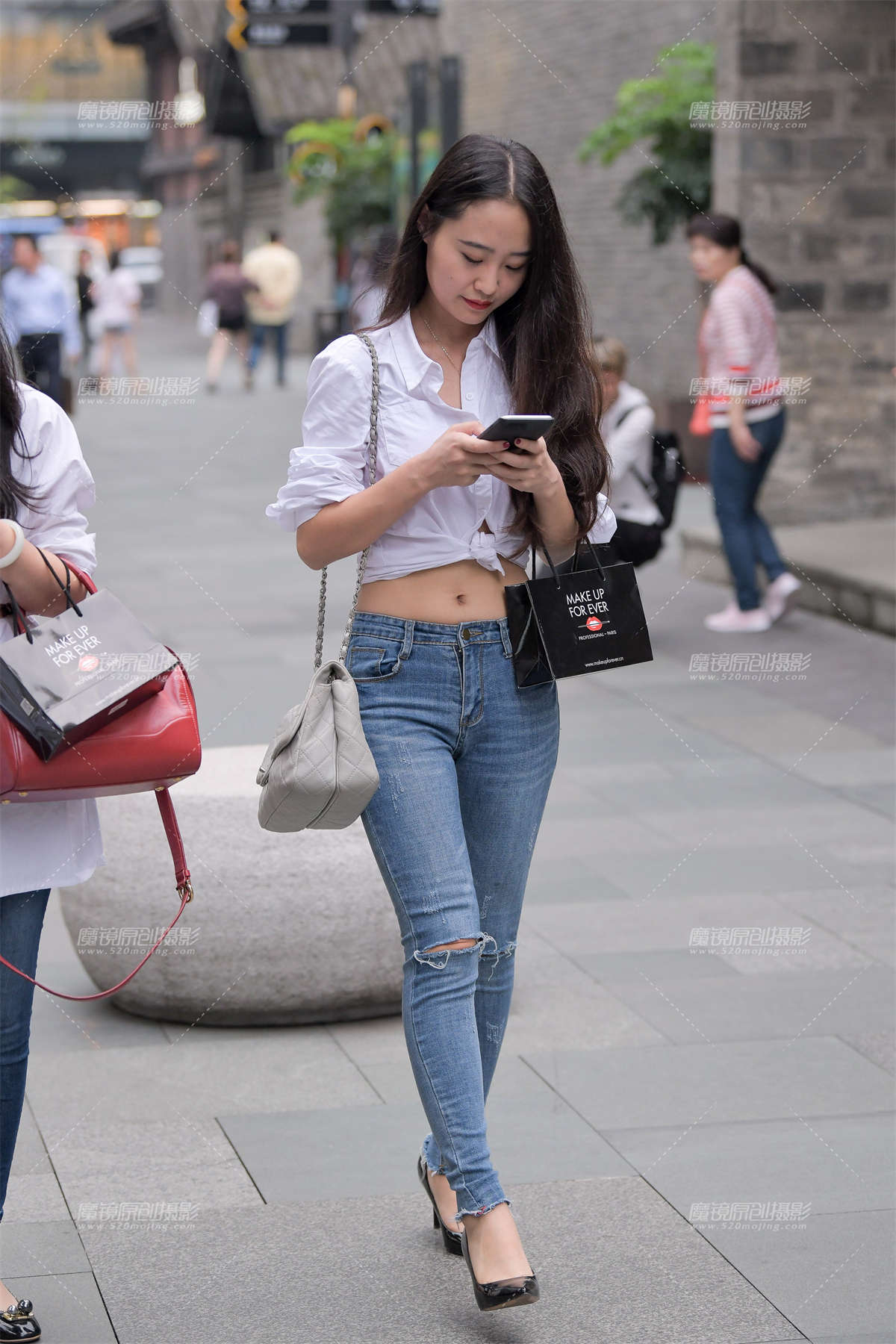 【凯恩赛贴】紧牛美眉-日更街拍