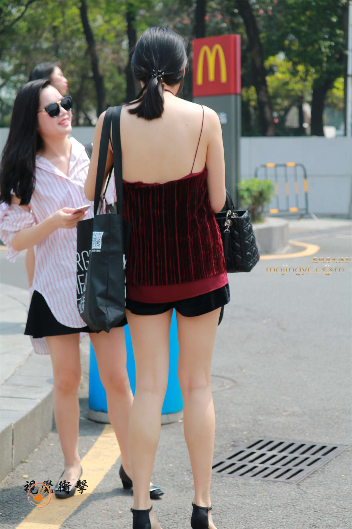 图片[2]-嫩白肌肤淑女 背心式连衣裙 【16p-日更街拍