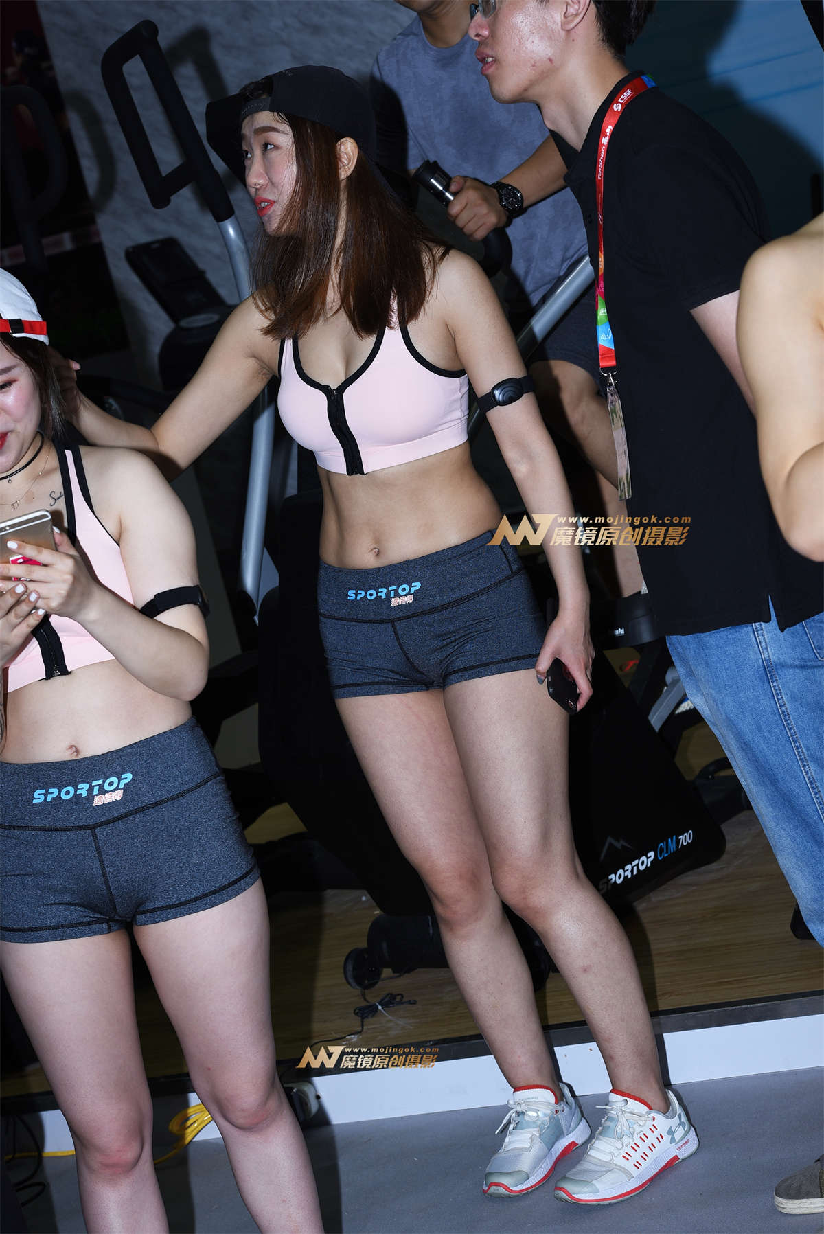 【咔喳赛贴】健身妹妹-日更街拍