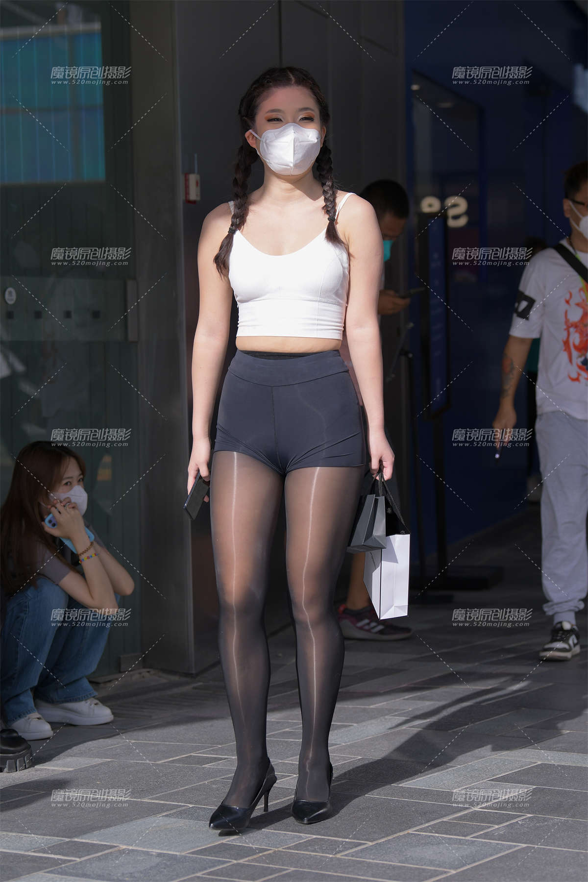 黑丝小妹-日更街拍