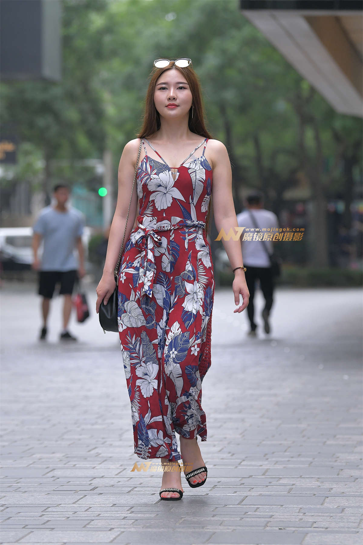 【红石赛帖】长发性感少妇-日更街拍