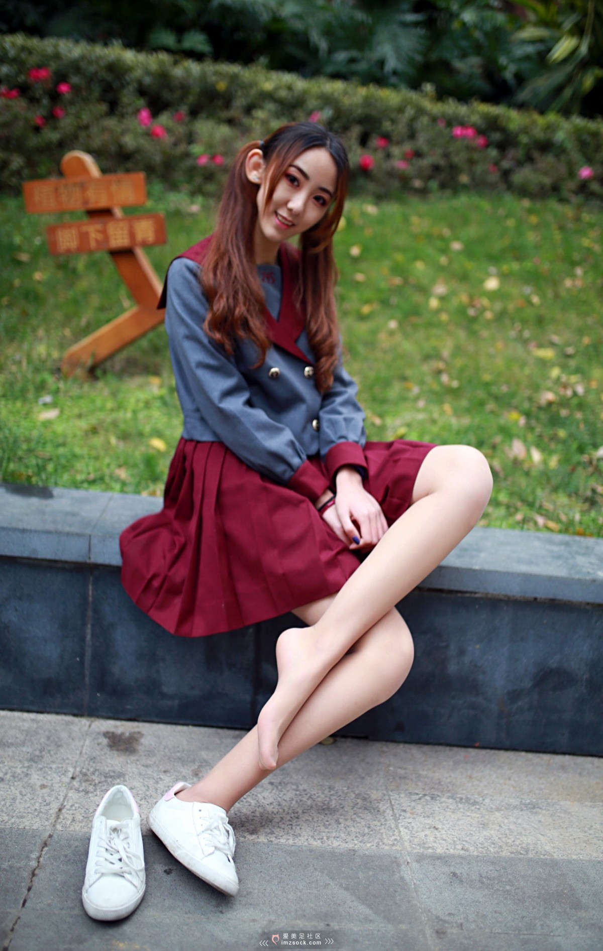 图片[2]-MZSOCK-2018 No.34 卡哇伊女神肉丝小白鞋-日更街拍