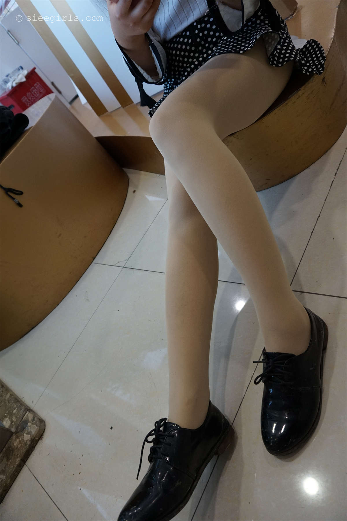 SIEE丝意新刊 NO.030 曦曦 在等你-日更街拍