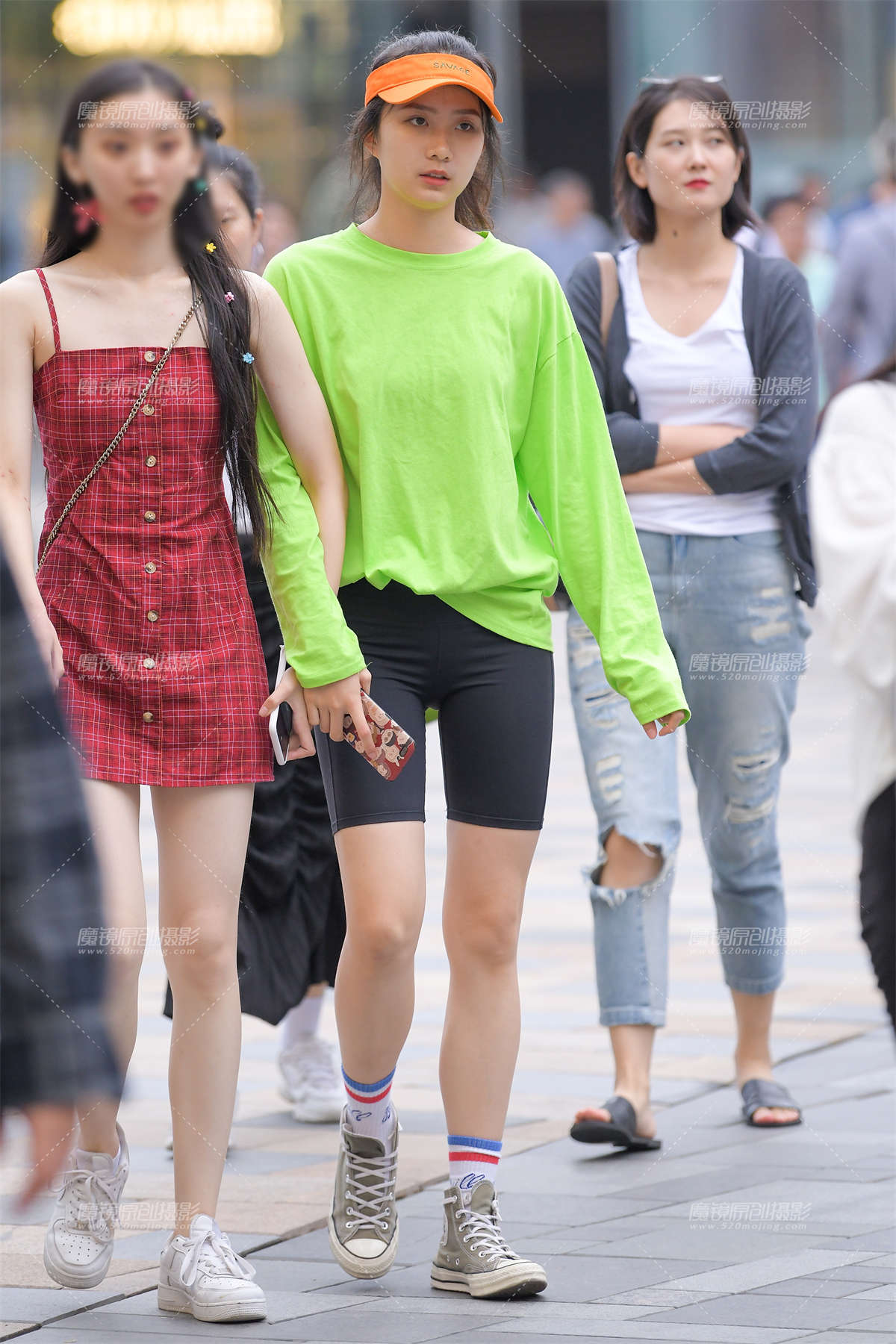 【红石赛帖】黑色紧身裤美女-日更街拍