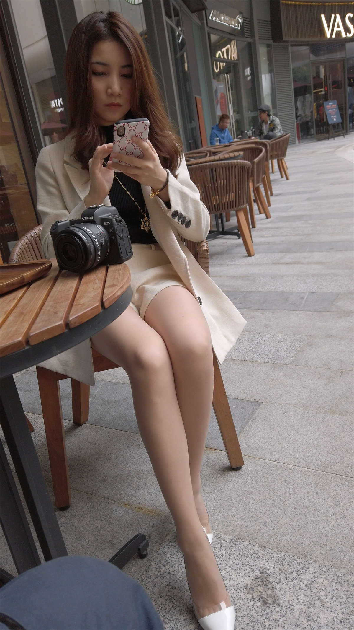 图片[2]-丝袜高跟美女-日更街拍