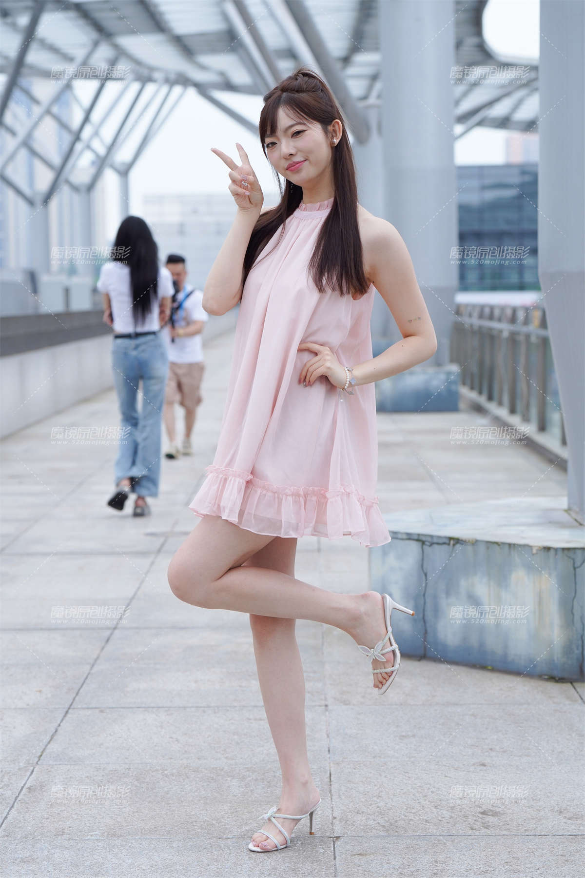 邻家女孩-日更街拍